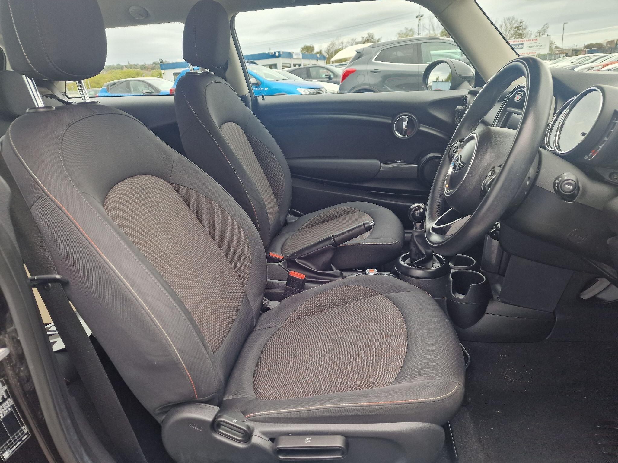Mini Hatch view 33