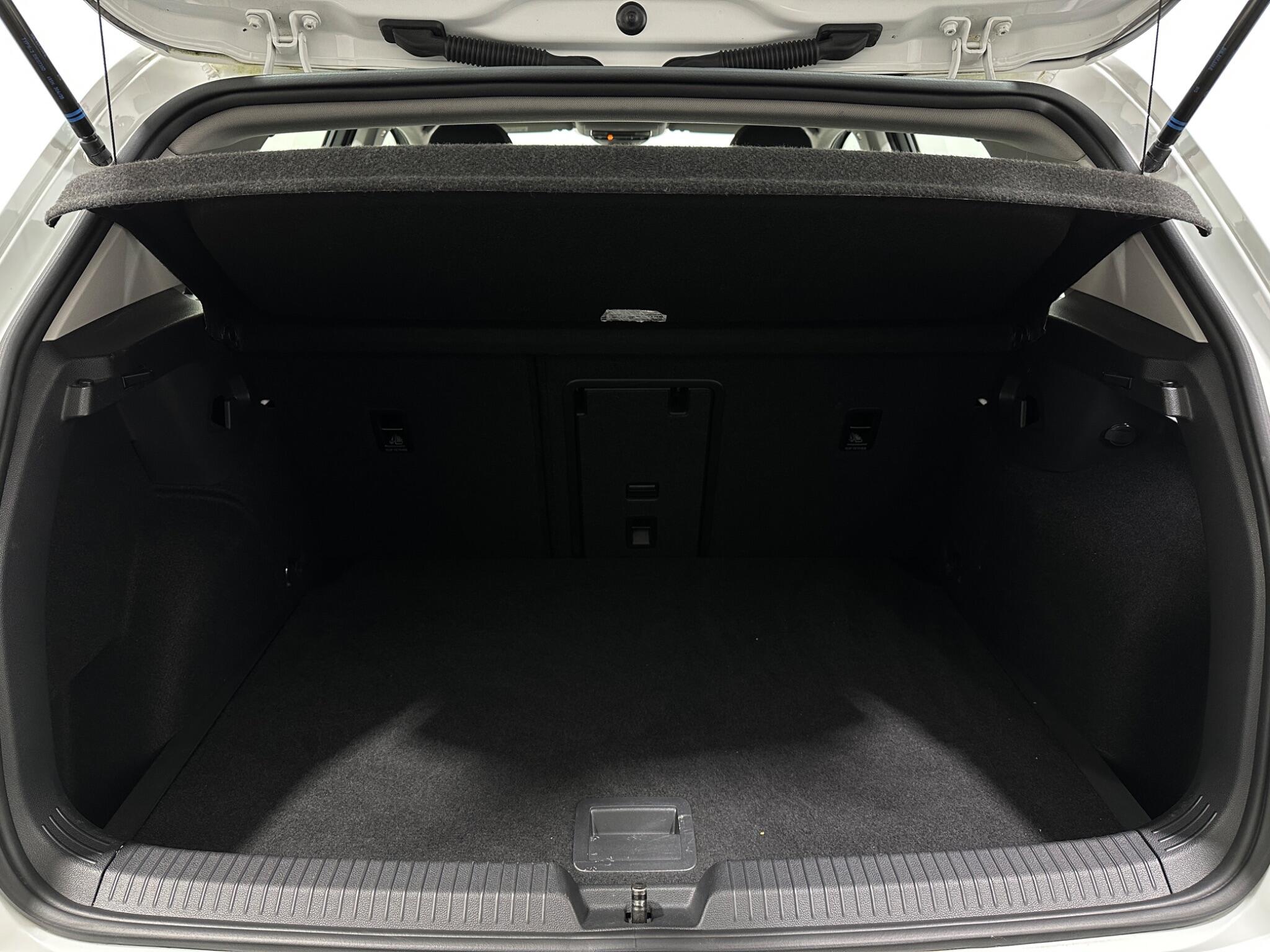 Volkswagen Golf view 46
