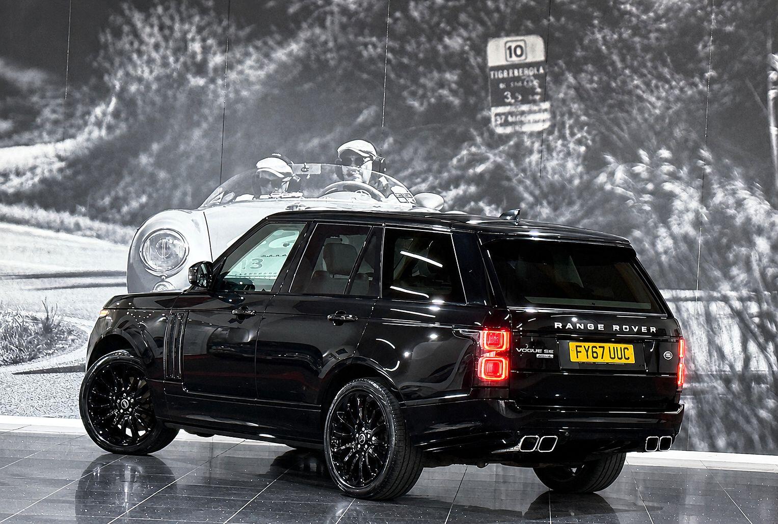 Land Rover Range Rover view 3