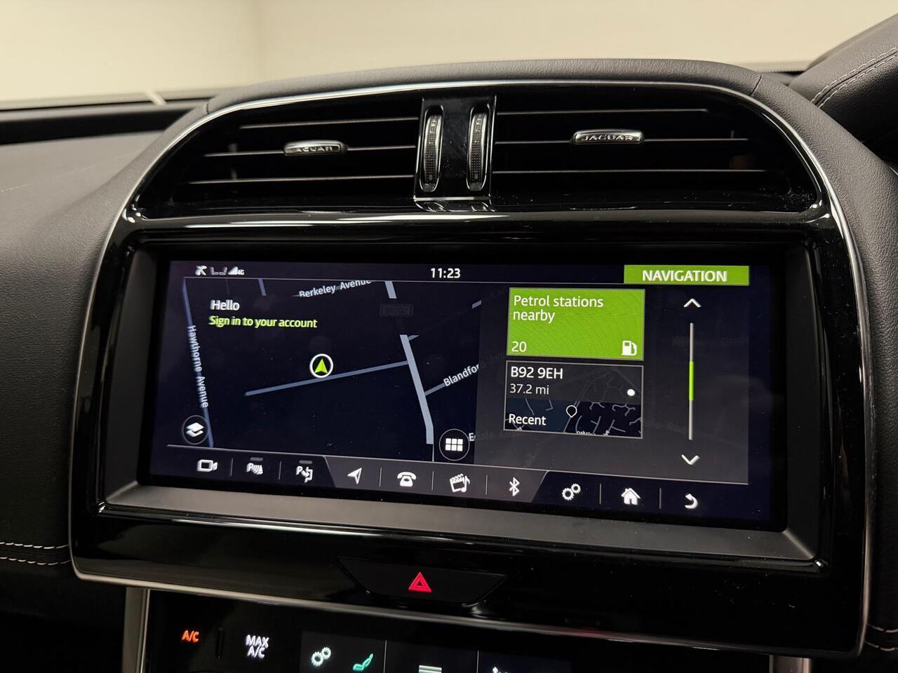 Jaguar Xe view 17