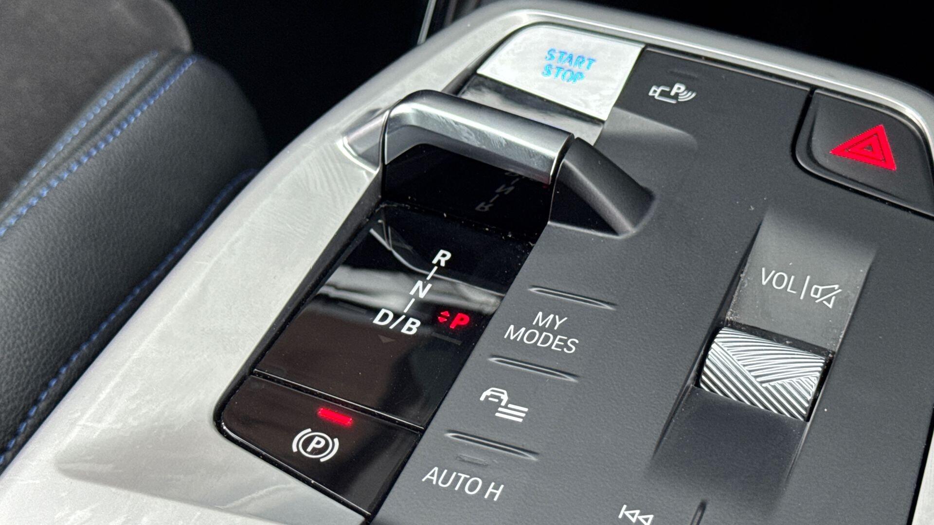 BMW iX1 view 10