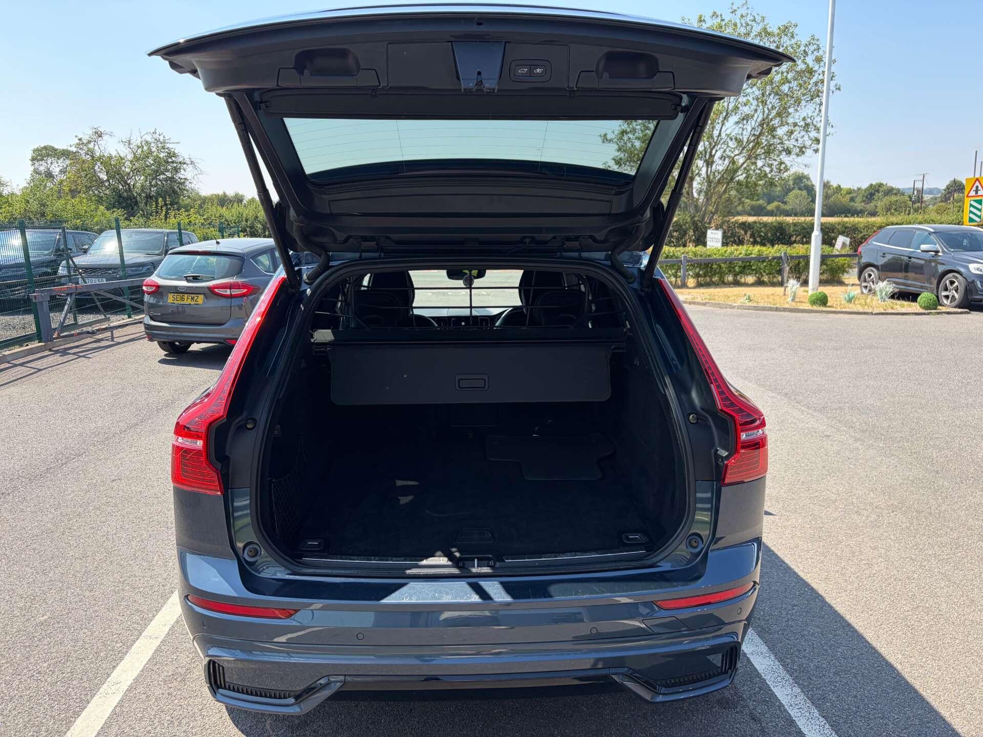 Volvo XC60 view 24