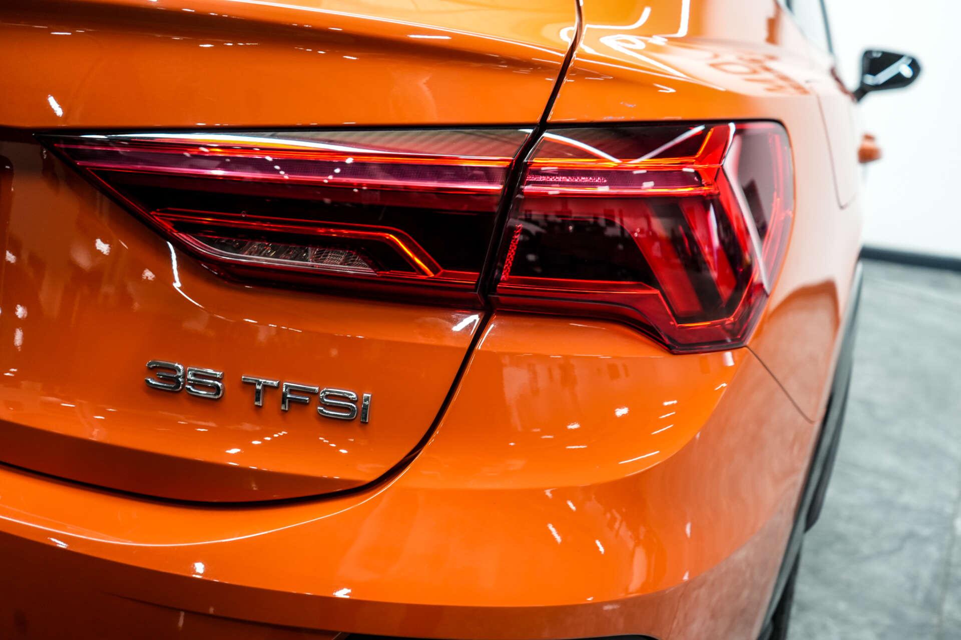 Audi Q3 view 11