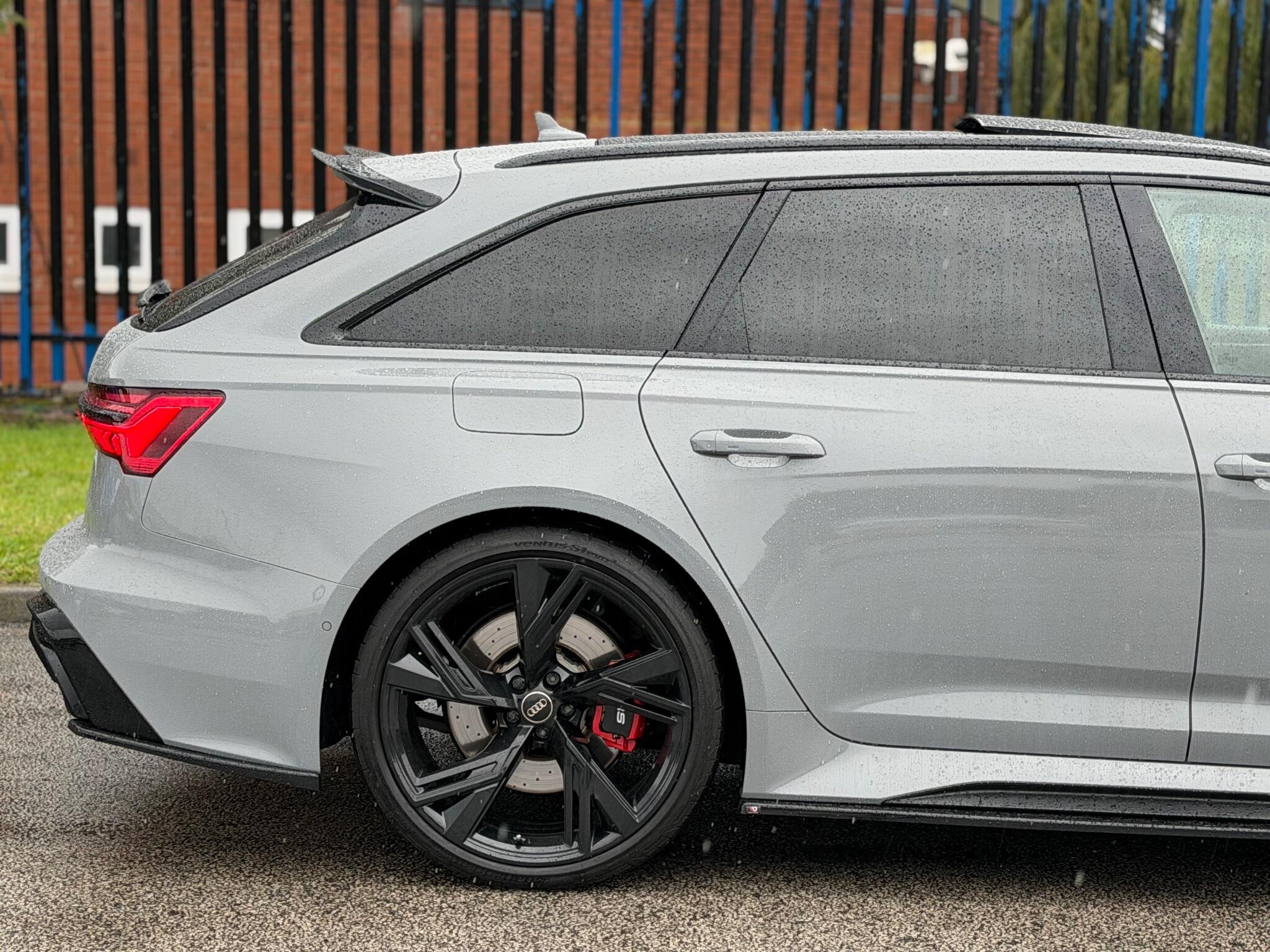 Audi RS6 view 8