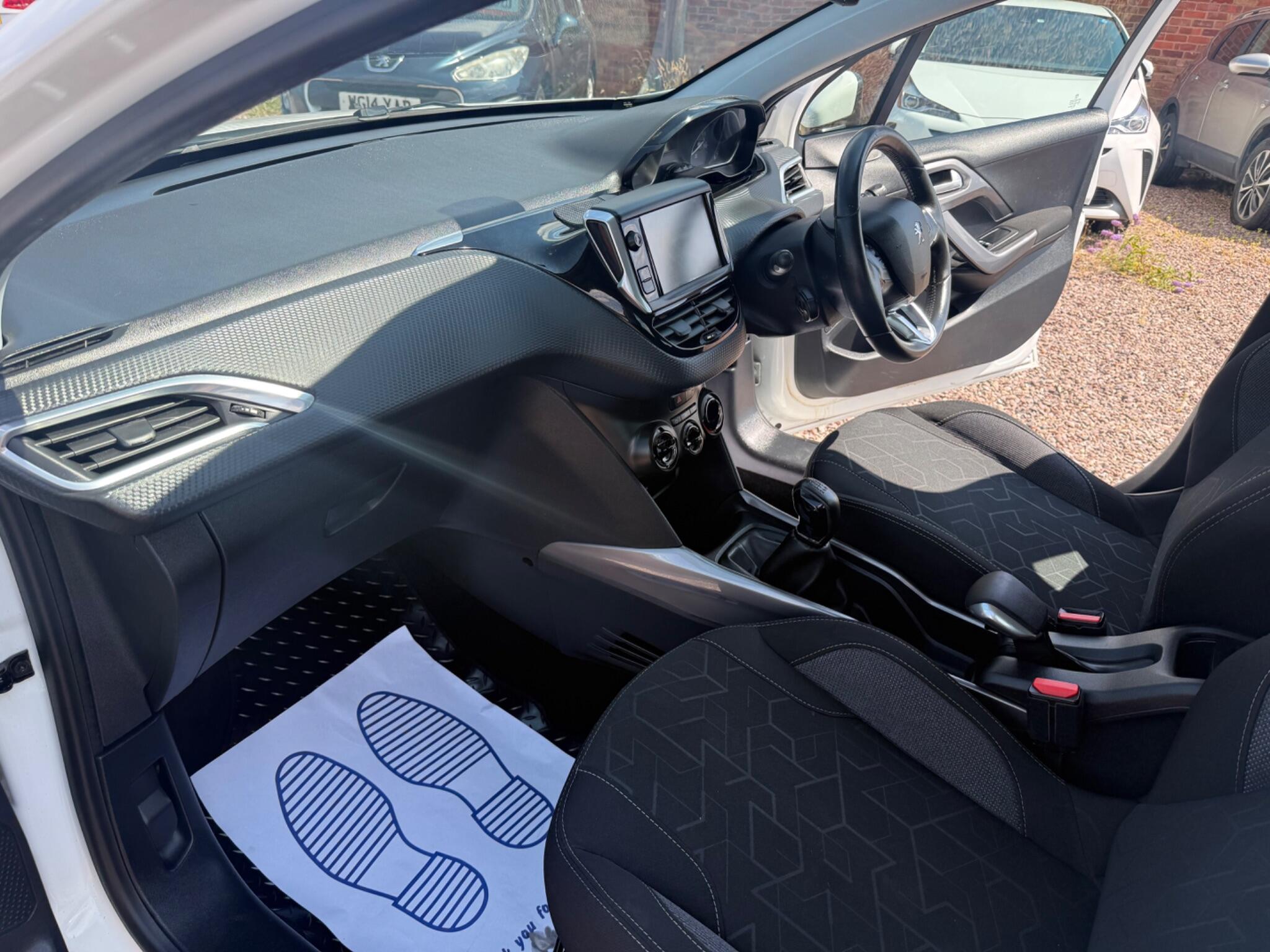 Peugeot 2008 view 22