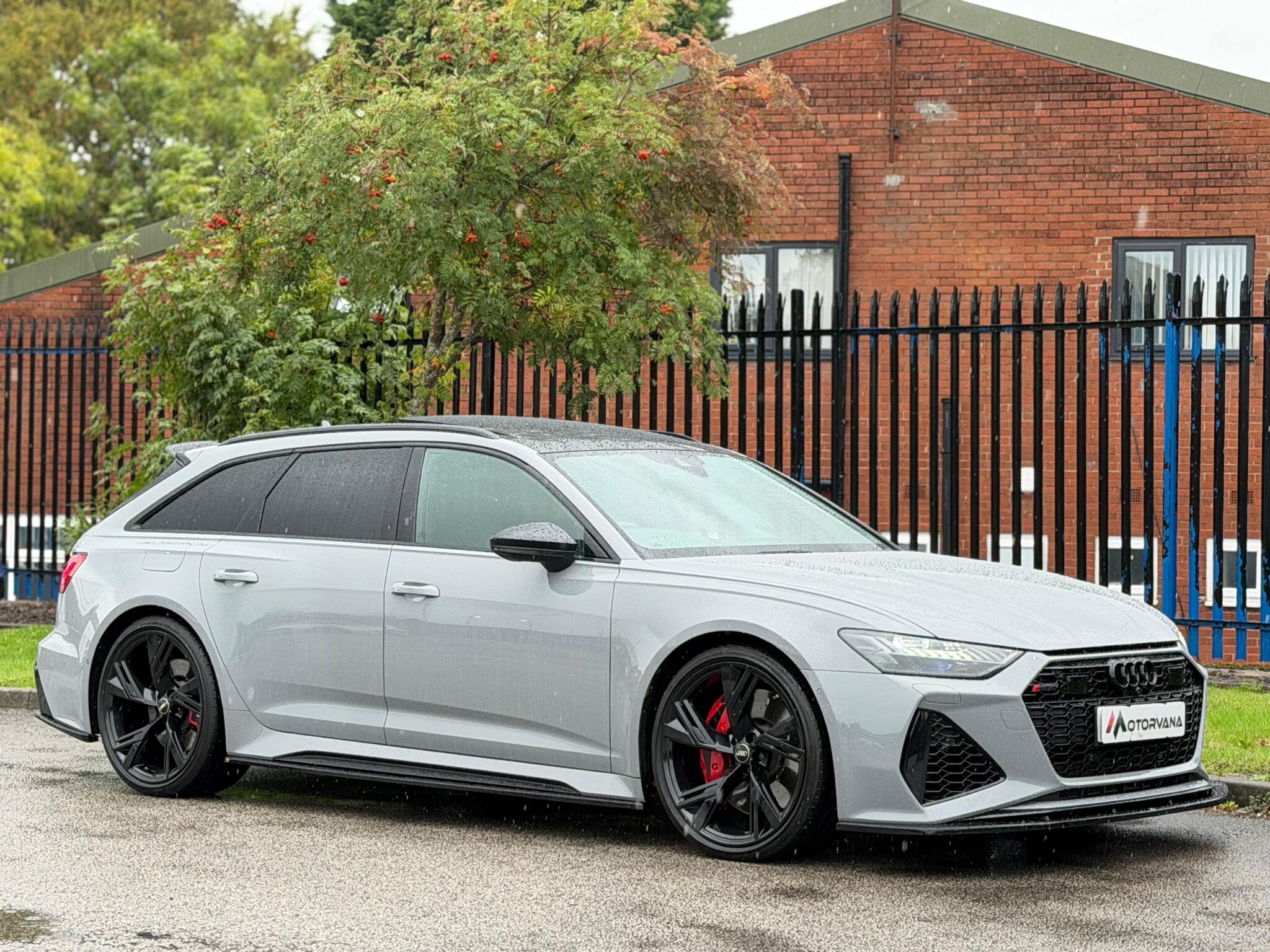Audi RS6 view 10