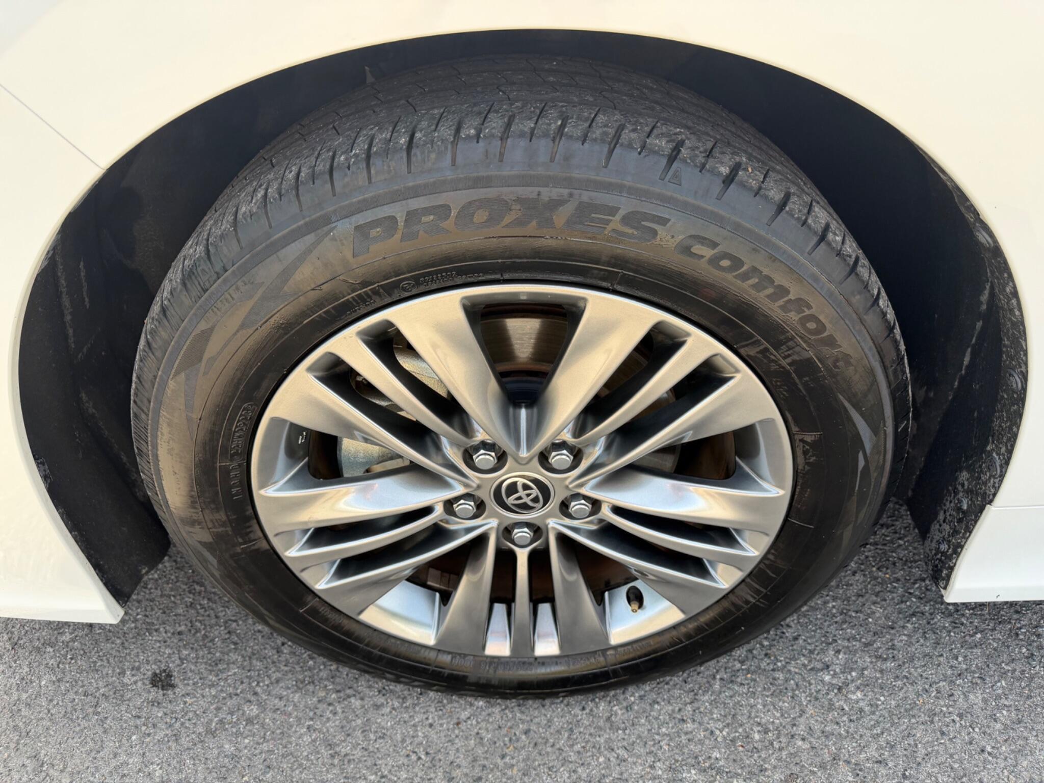 Toyota Alphard view 16