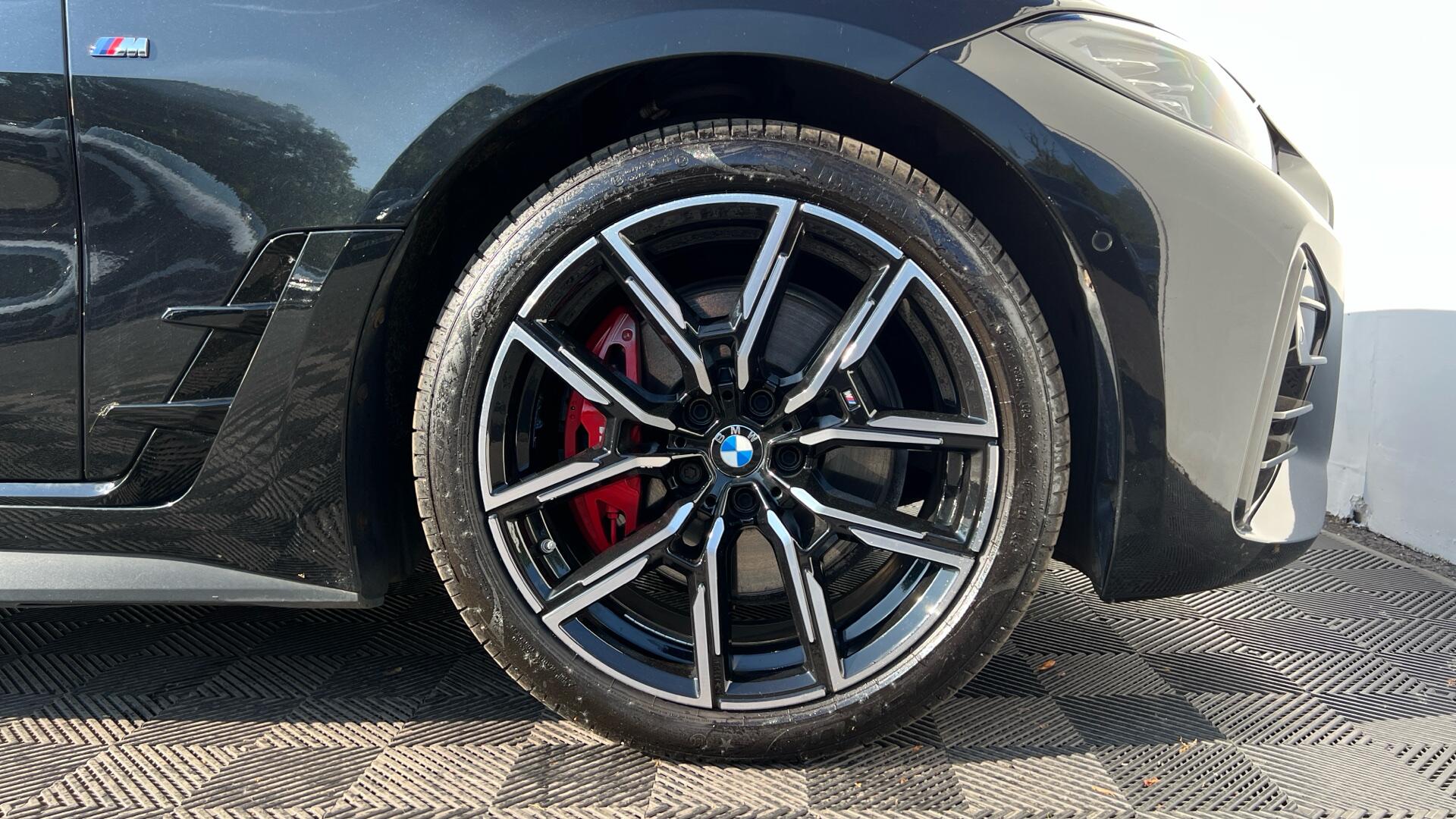 BMW 4 Series view 14