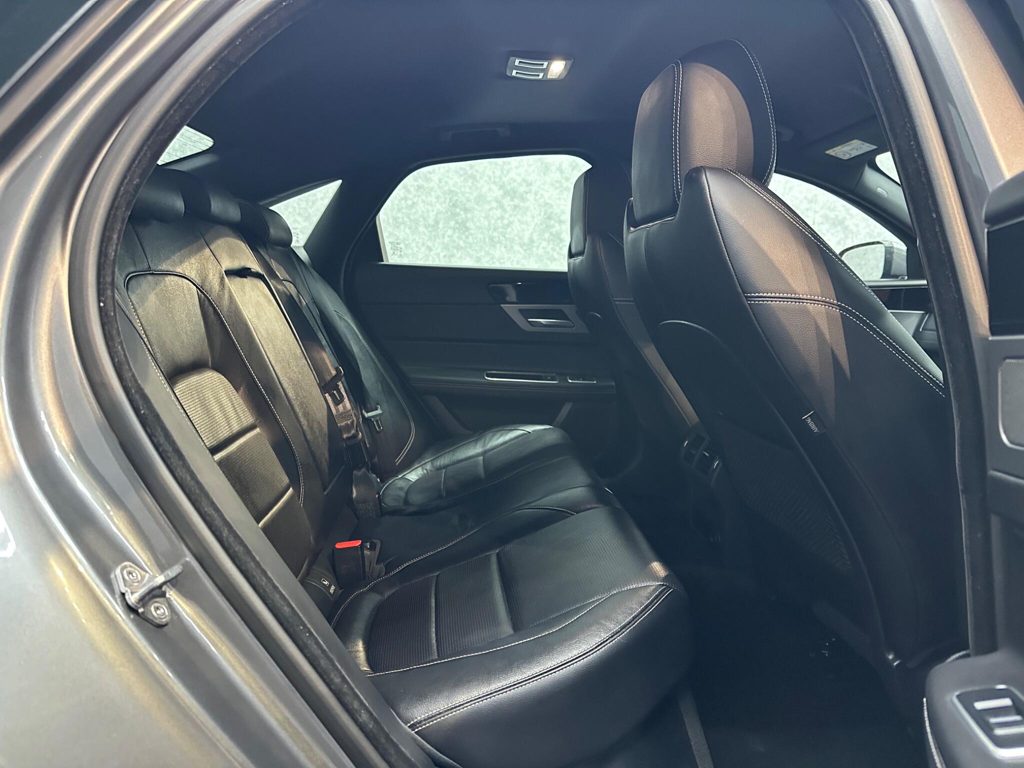 Jaguar XF view 3