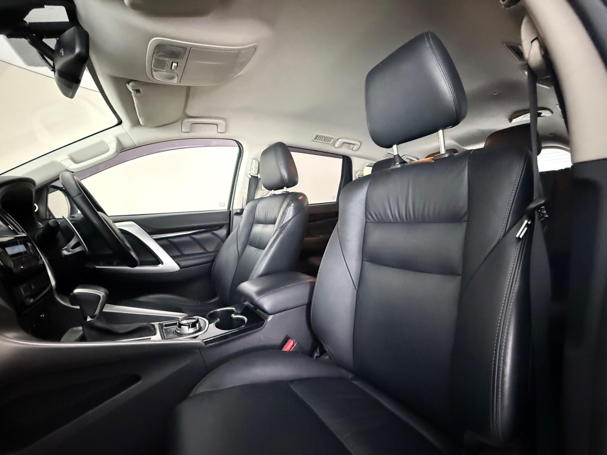 Mitsubishi Shogun Sport view 27