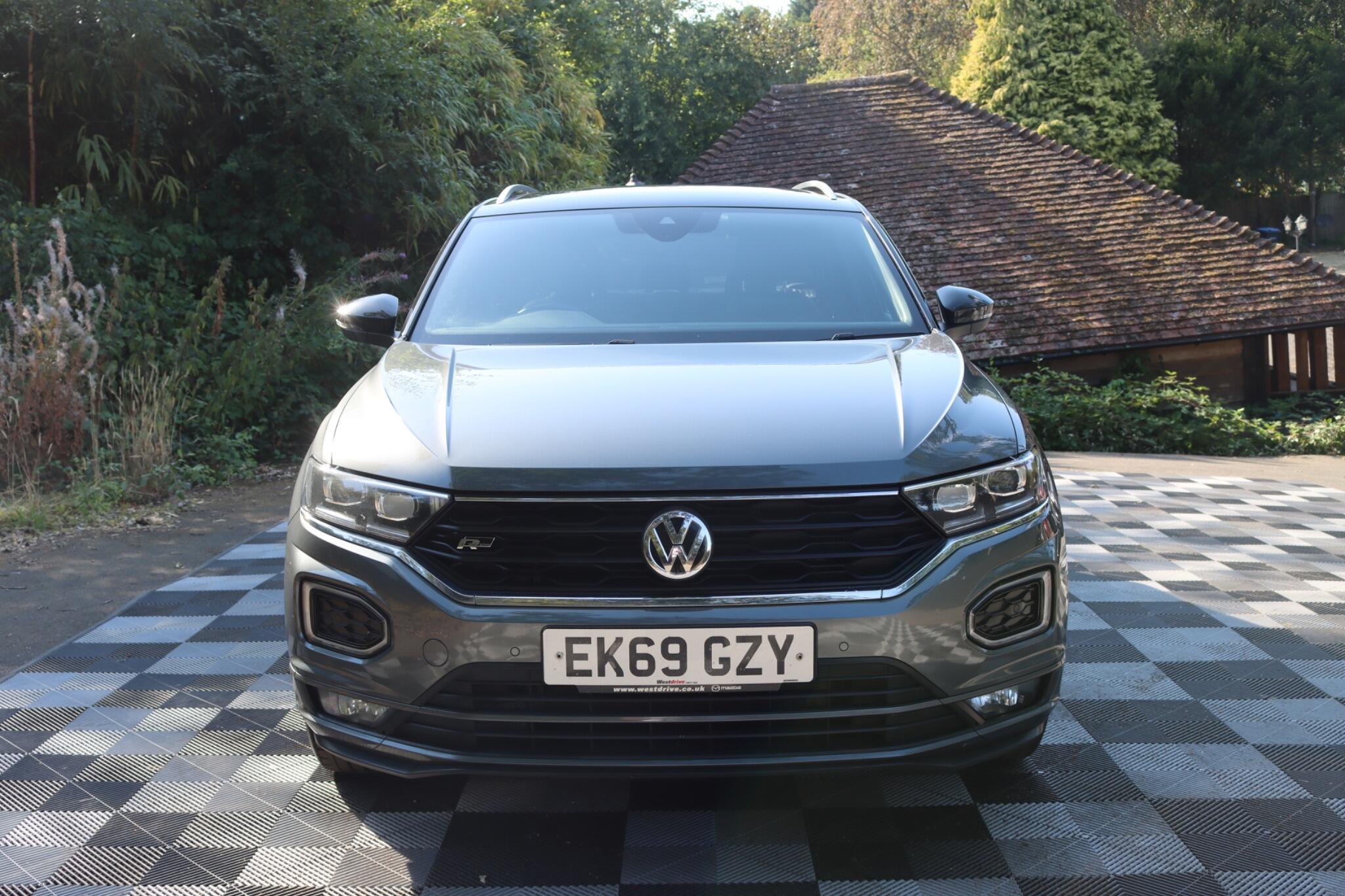 Volkswagen T-Roc view 16