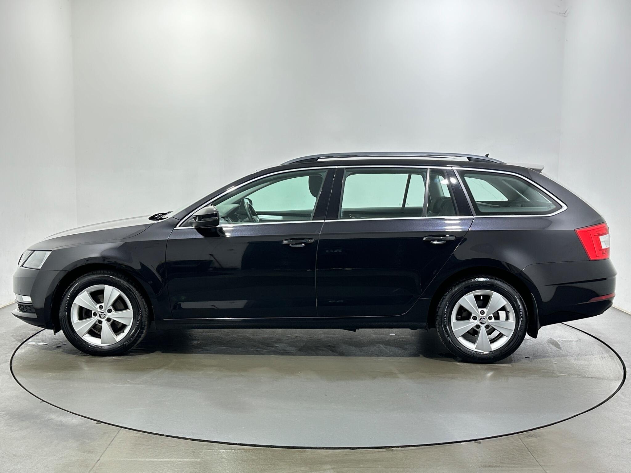 Skoda Octavia view 5