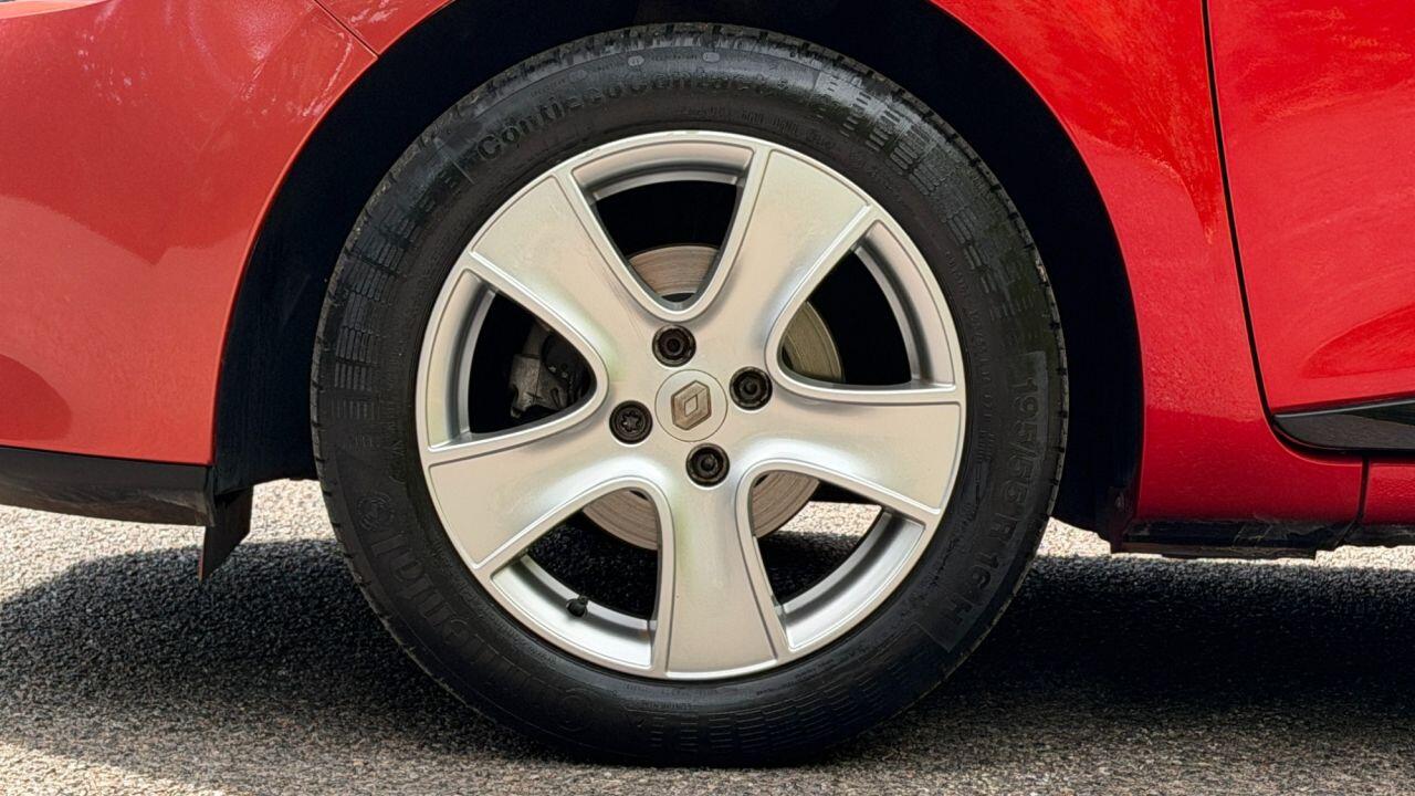 Renault Clio view 35