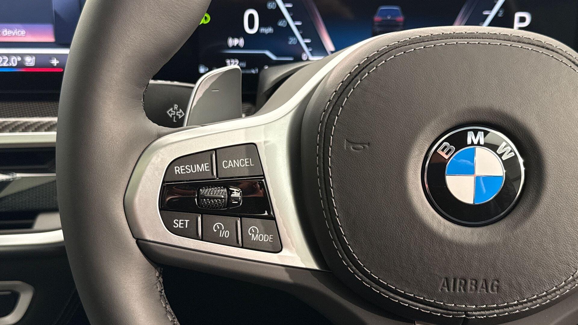 BMW X7 view 17