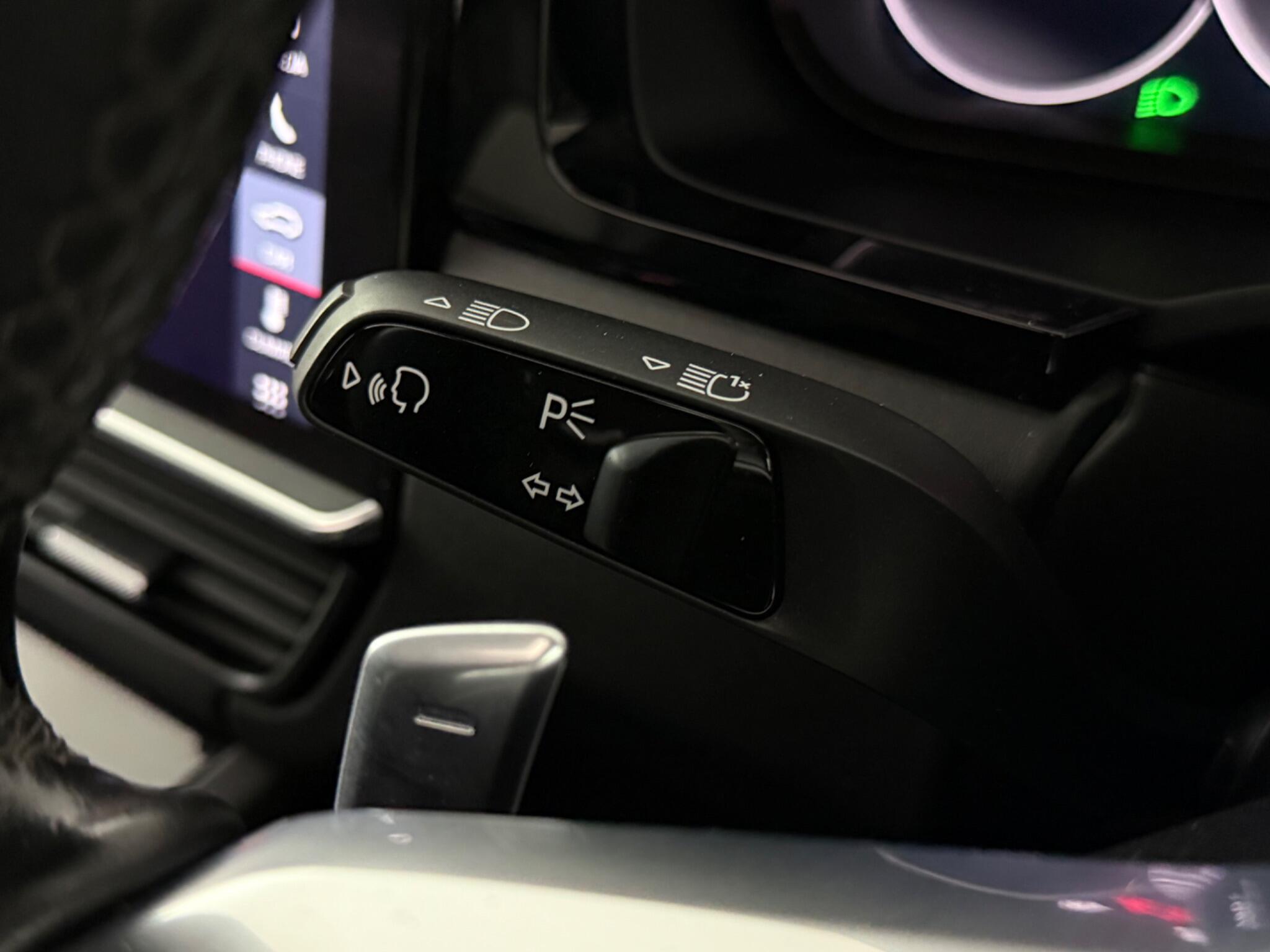 Porsche Cayenne view 32