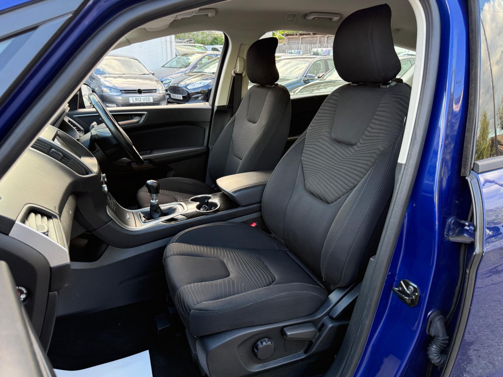 Ford S-Max - Image 54