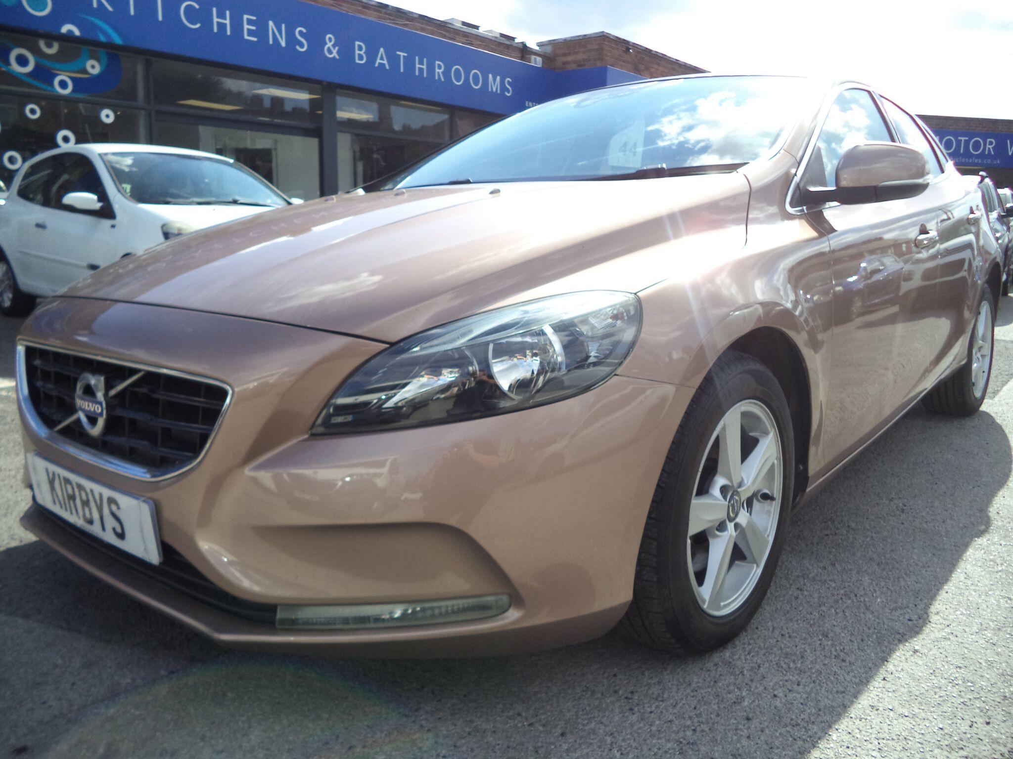 Volvo V40 view 12