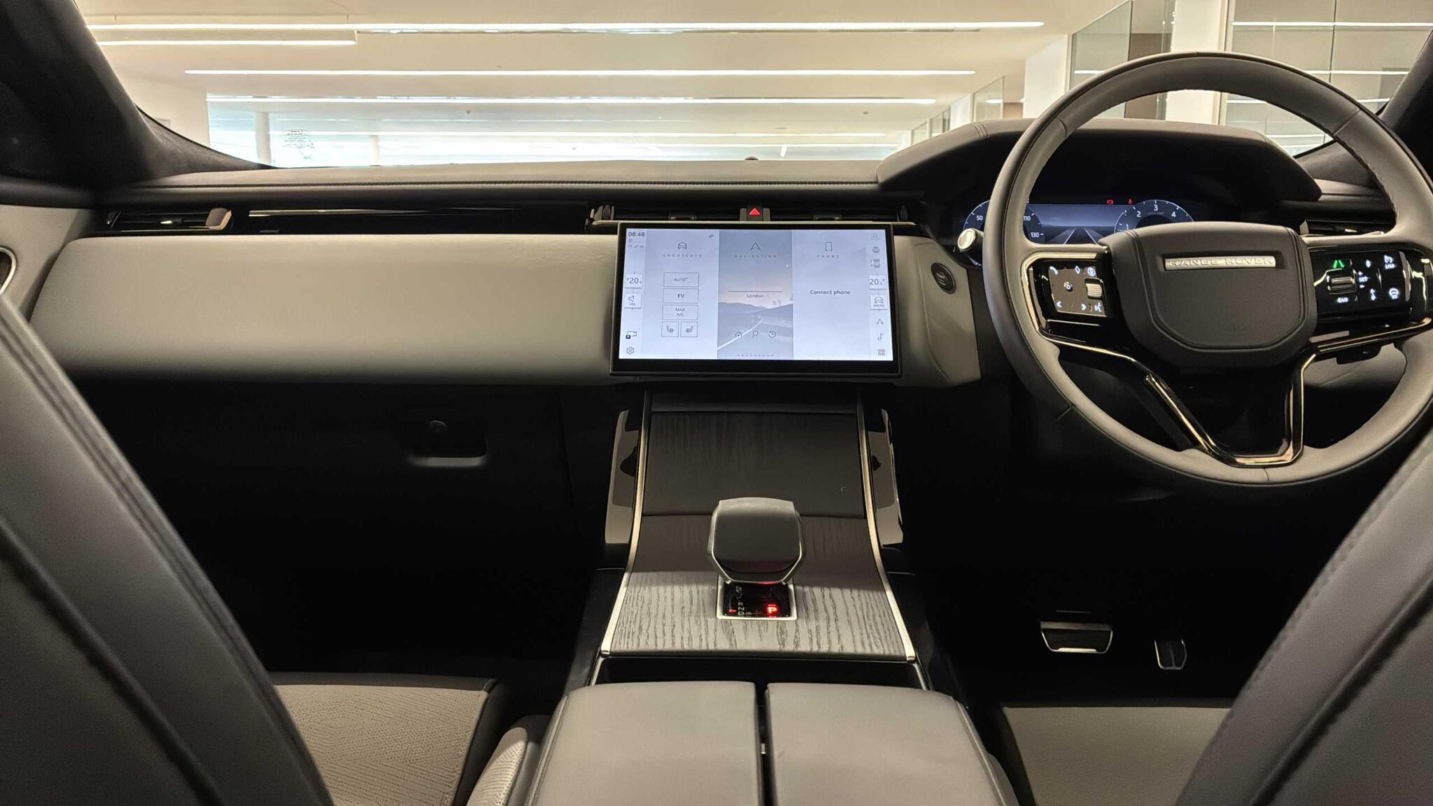 Land Rover Range Rover Velar view 14