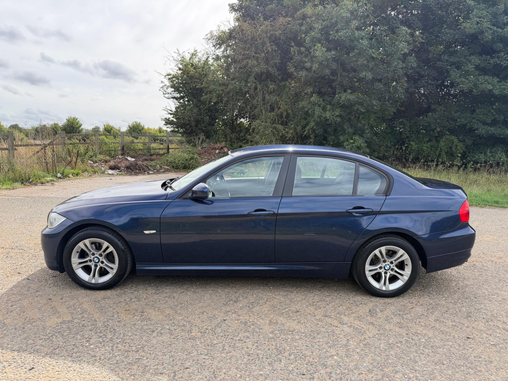BMW 3 Series view 6