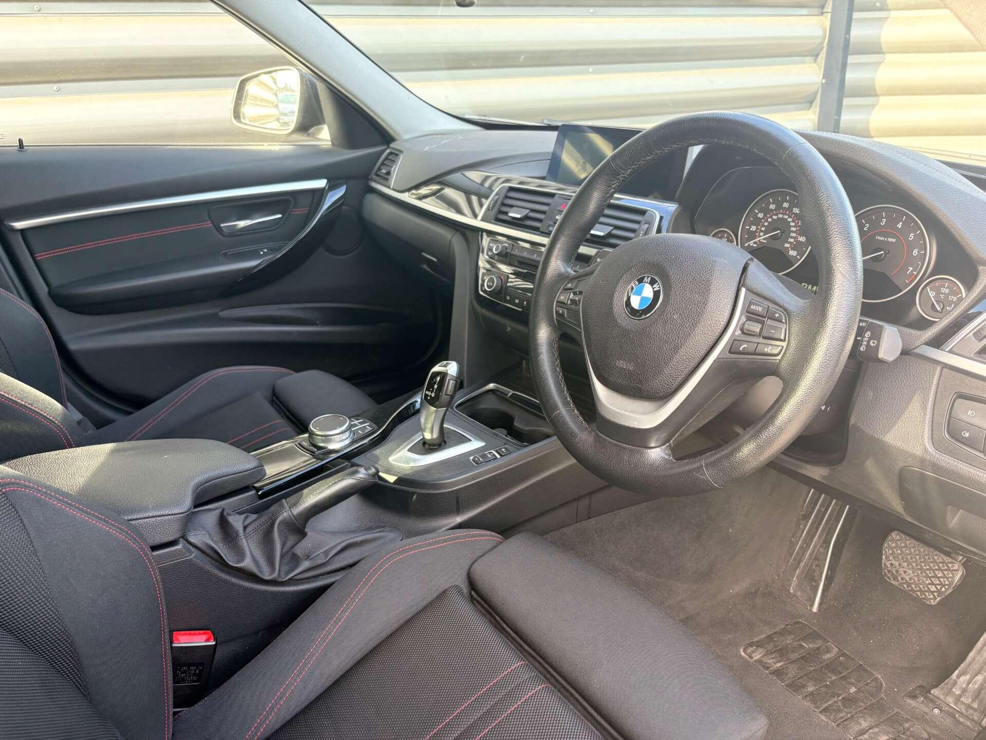 BMW 3 Series view 11