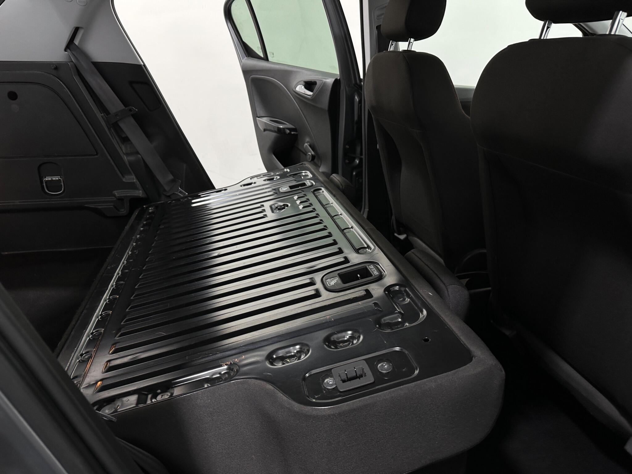 Vauxhall Corsa view 43