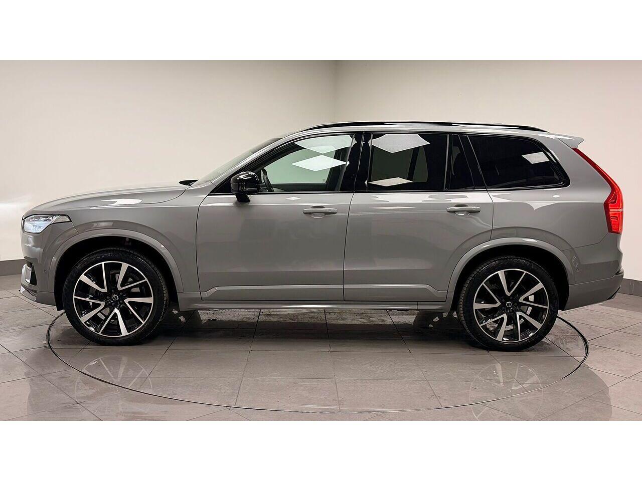 Volvo XC90 view 4