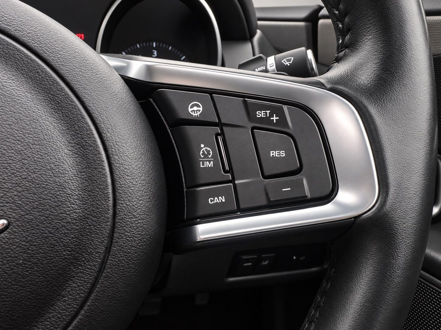 Jaguar Xe view 27