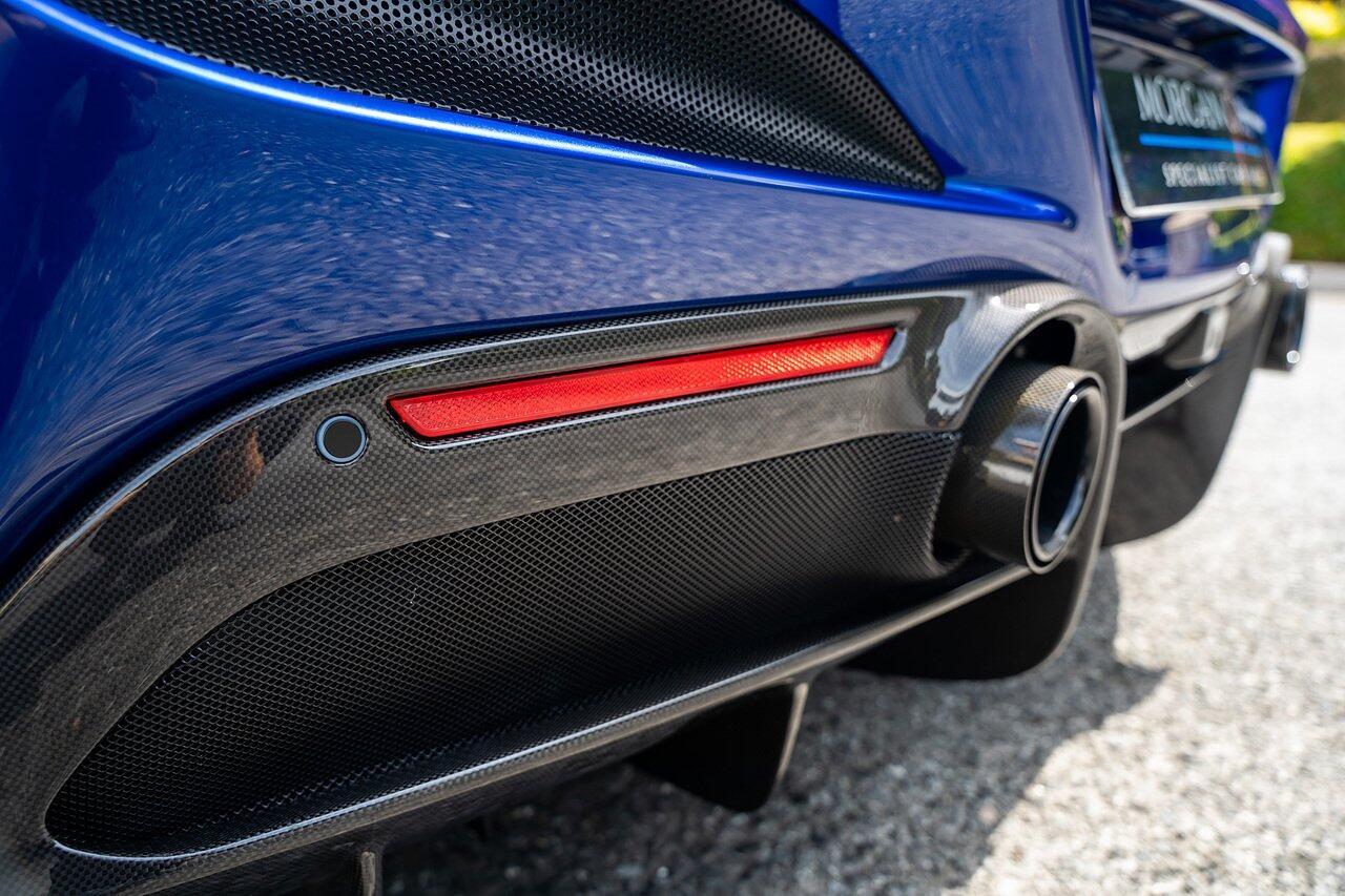 Ferrari F8 Tributo view 16