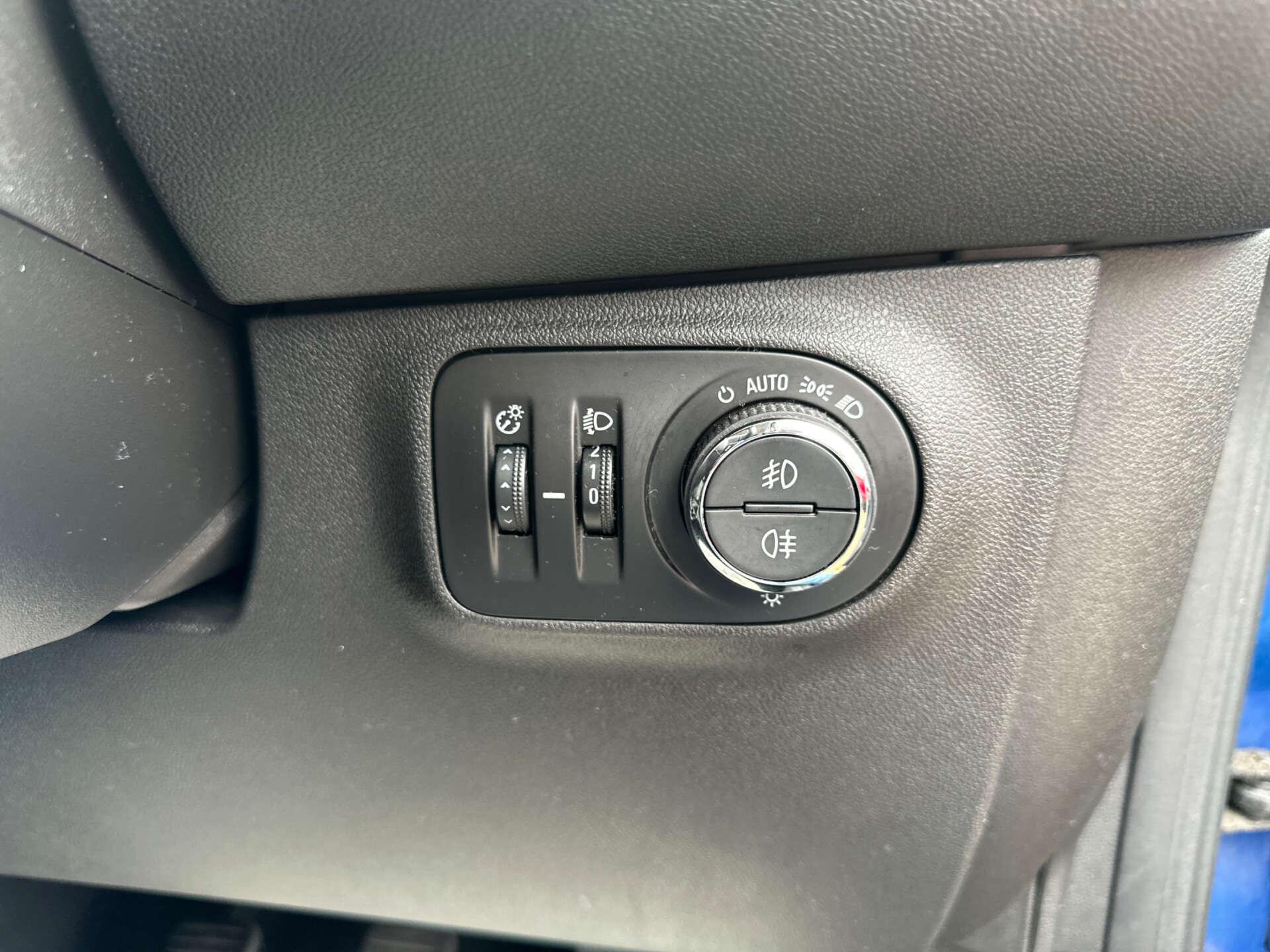 Vauxhall Corsa view 32