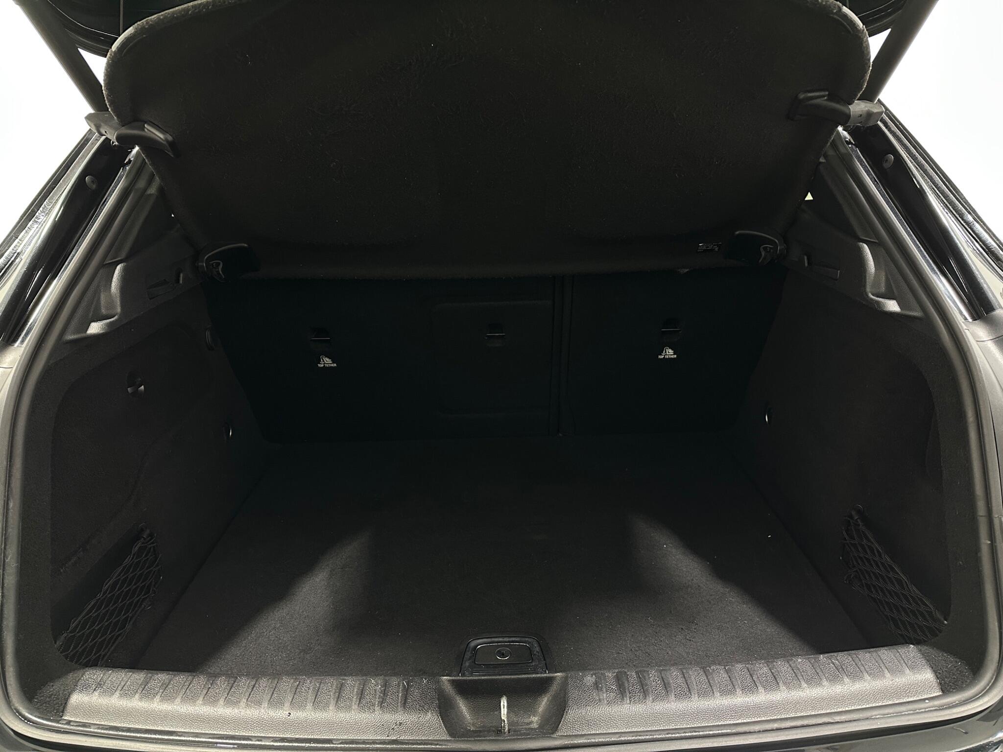 Mercedes-Benz Gla view 47
