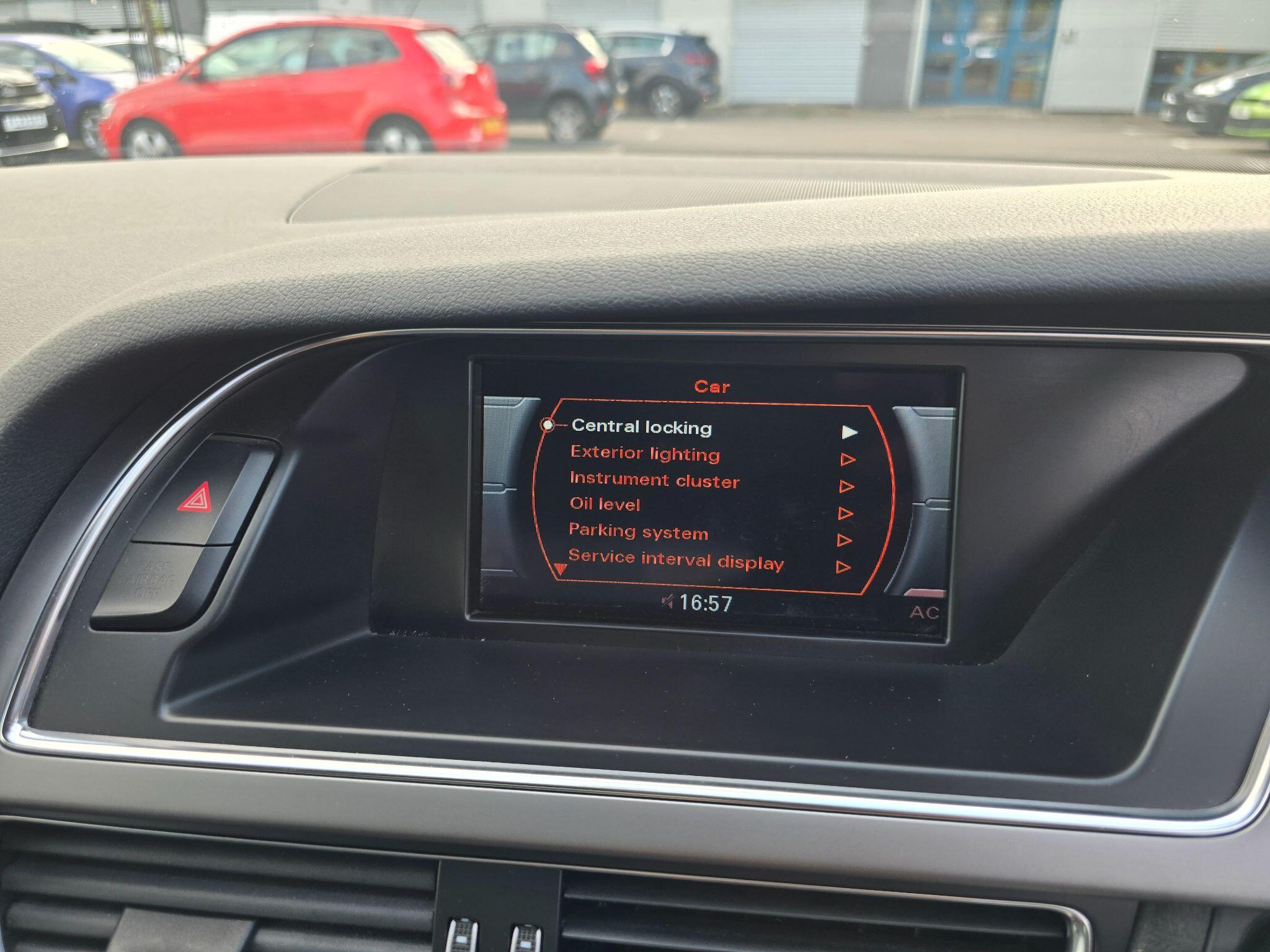 Audi A4 view 16
