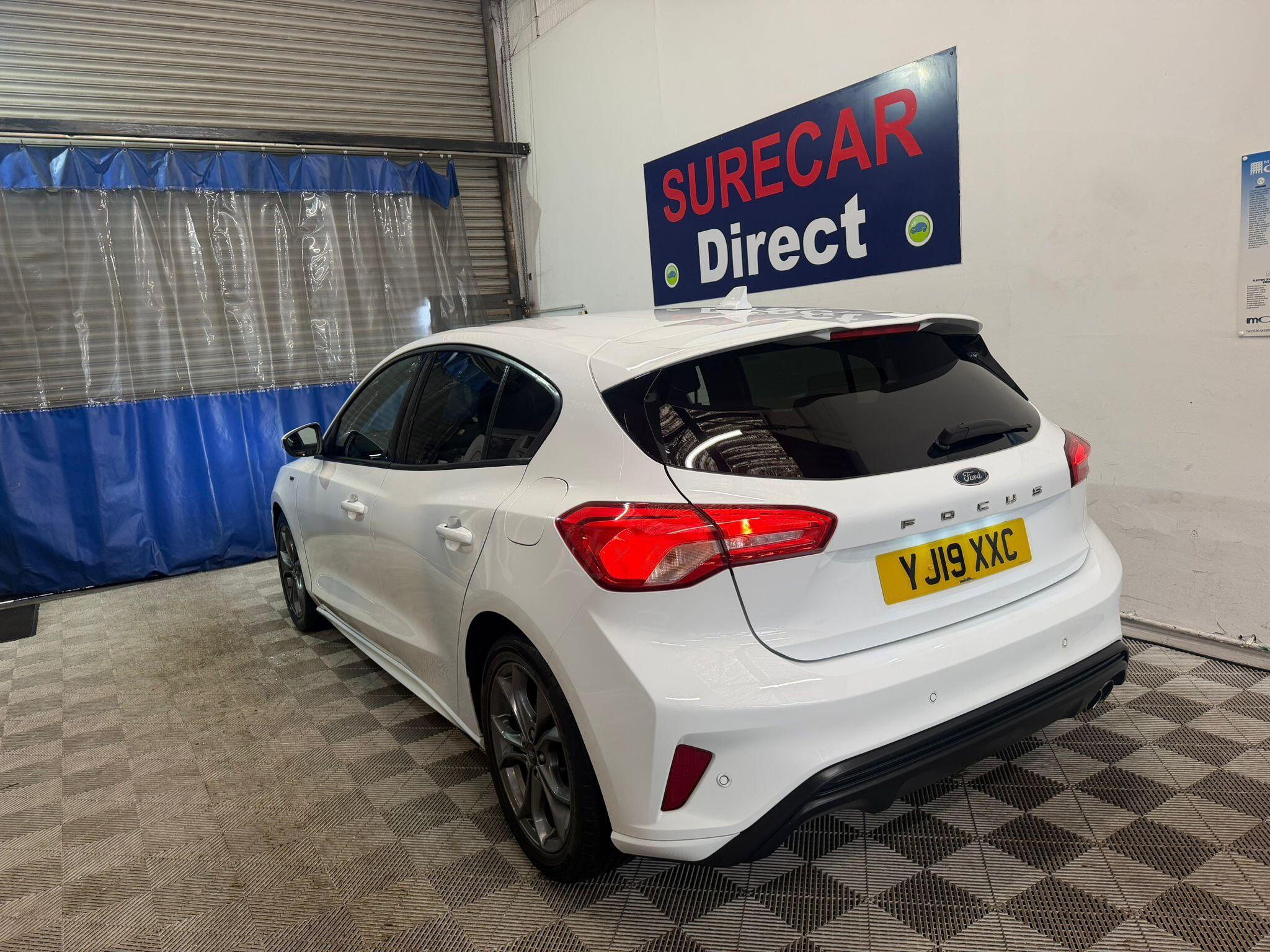 Ford Focus view 10