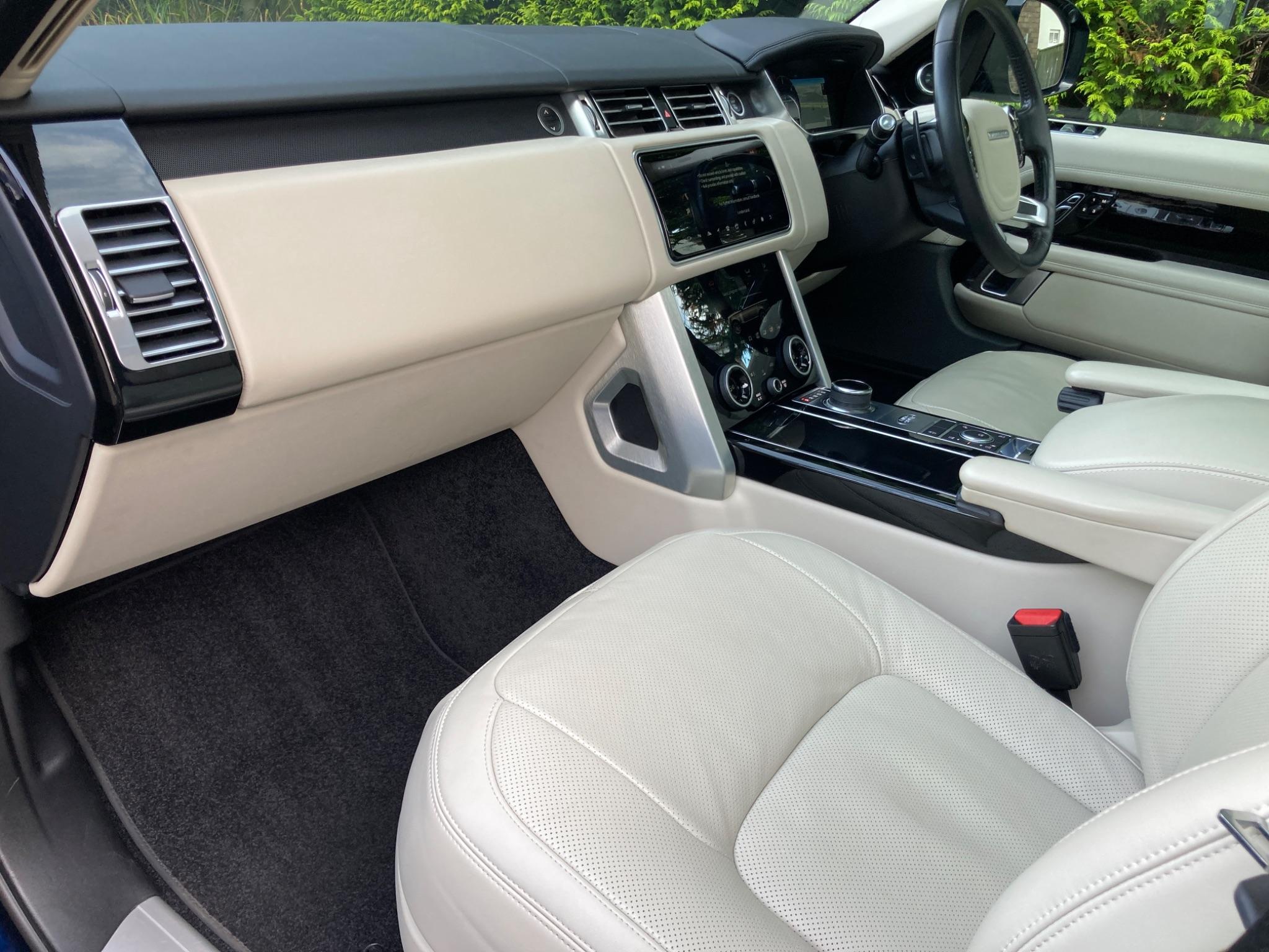 Land Rover Range Rover view 44