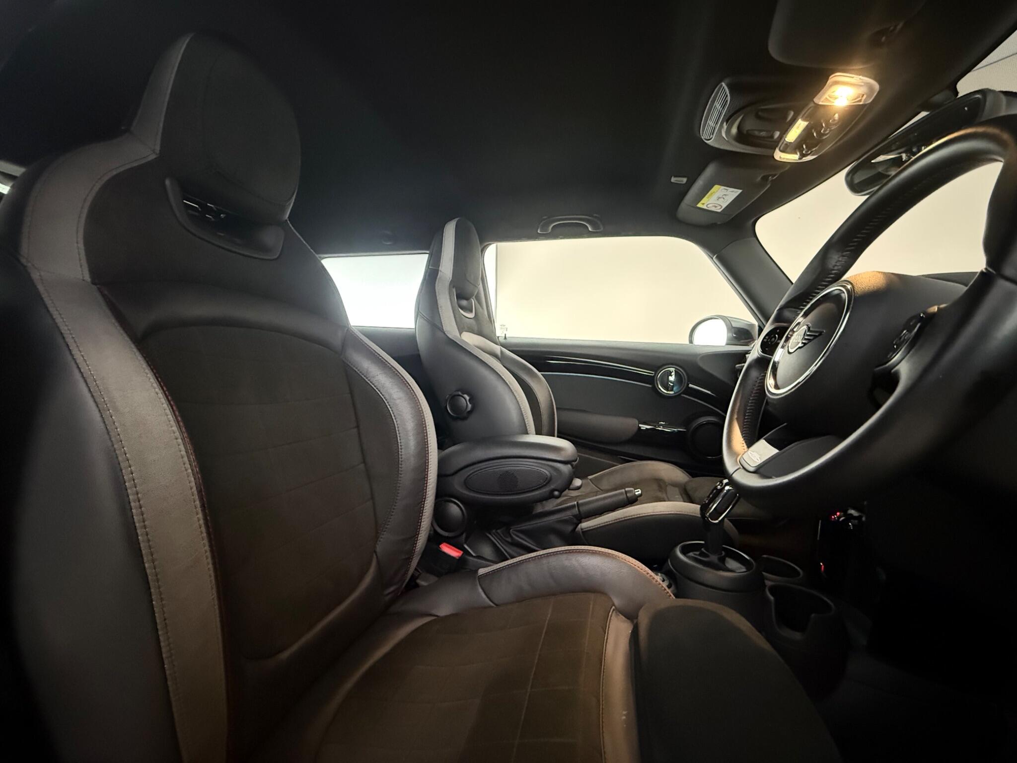 Mini Hatch view 16