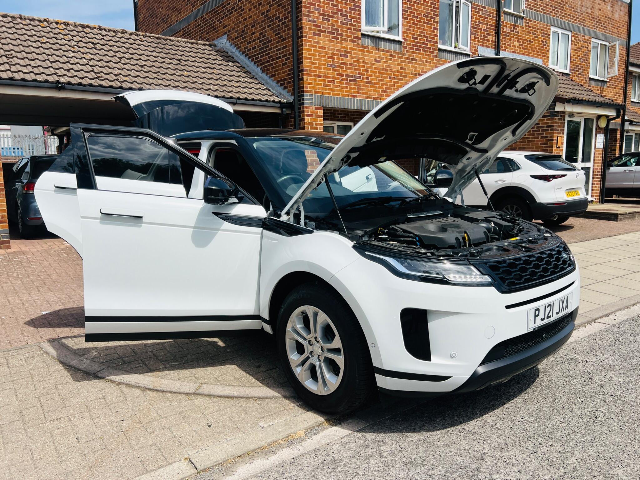 Land Rover Range Rover Evoque view 3