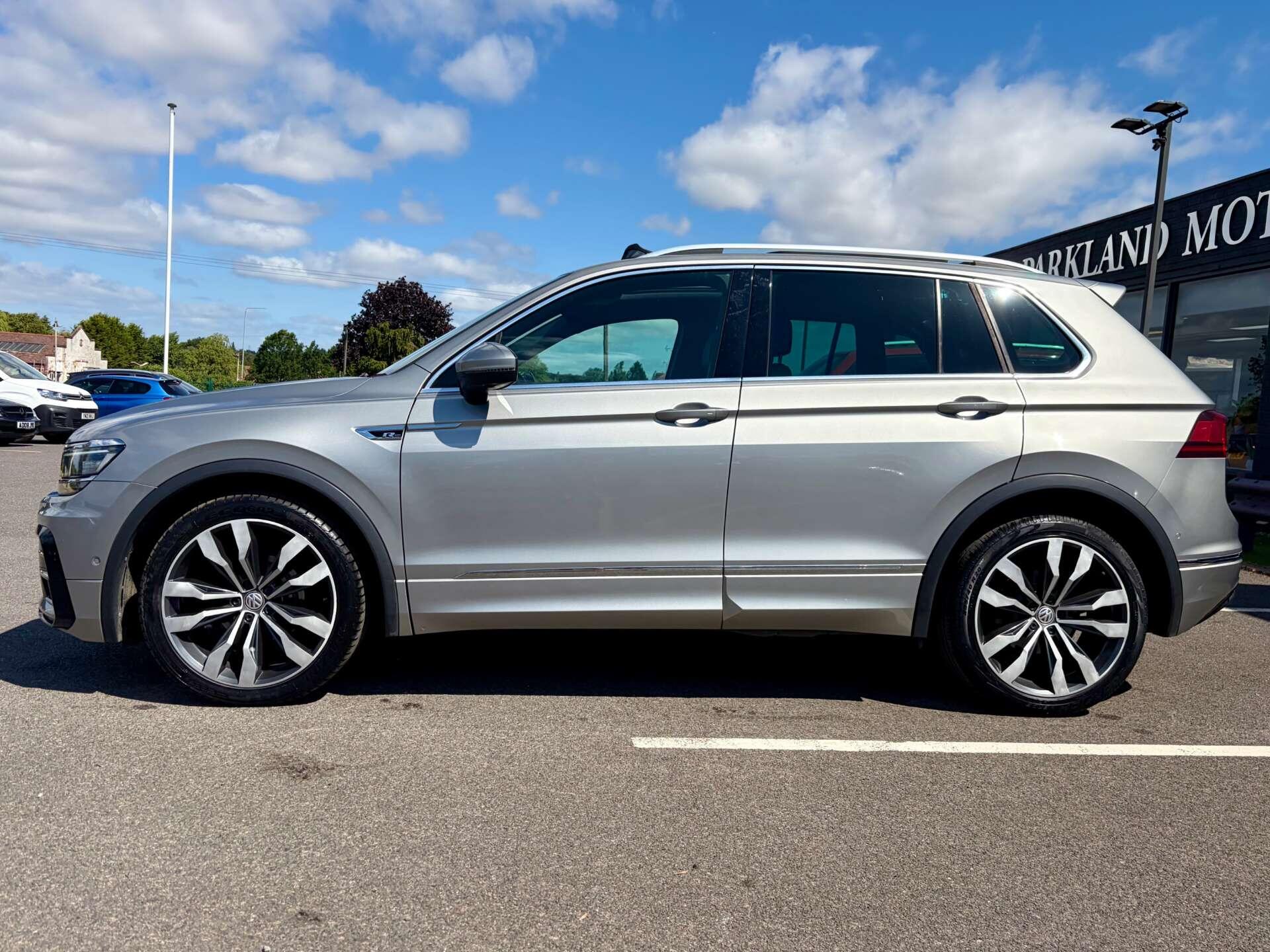 Volkswagen Tiguan view 5