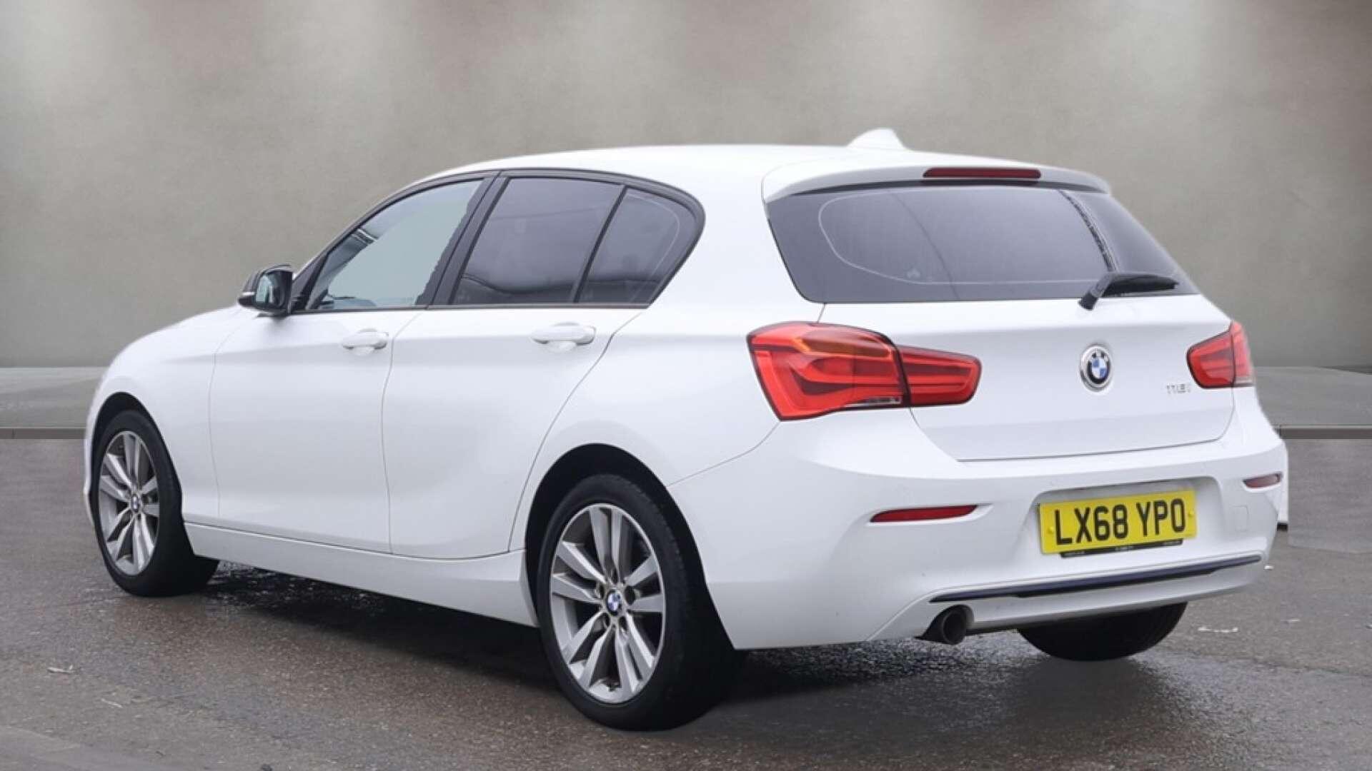 BMW 1 Series view 8