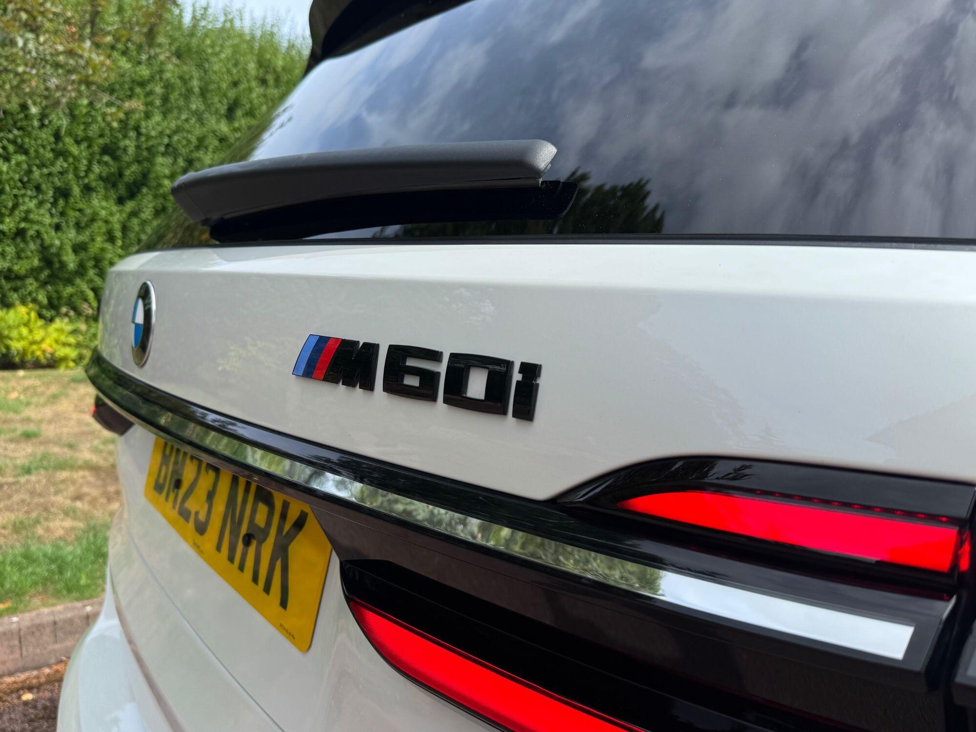 BMW X7 view 18