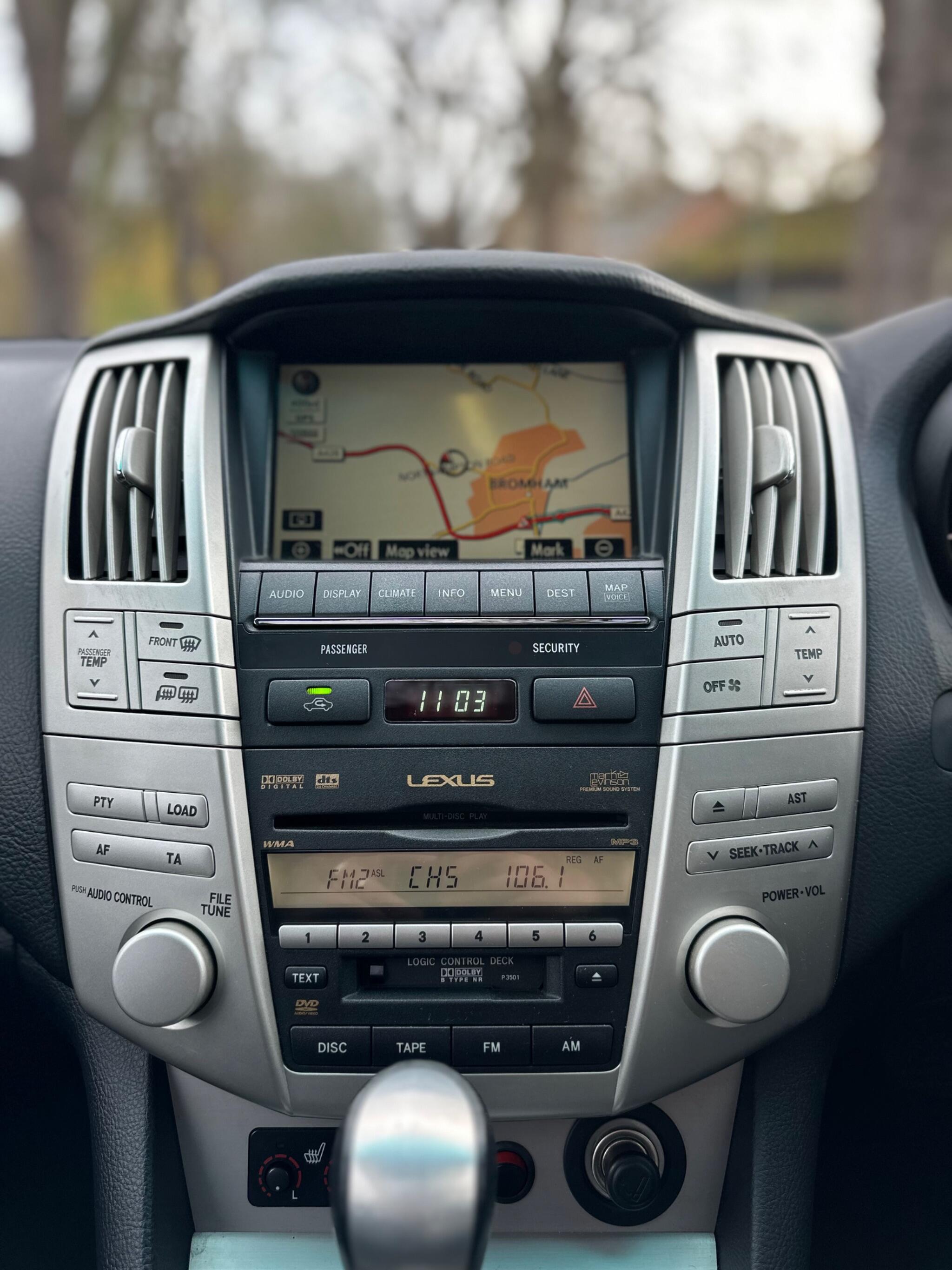 2009 Lexus RX image 25