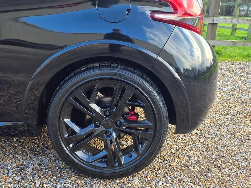 2016 Peugeot 208 image 9