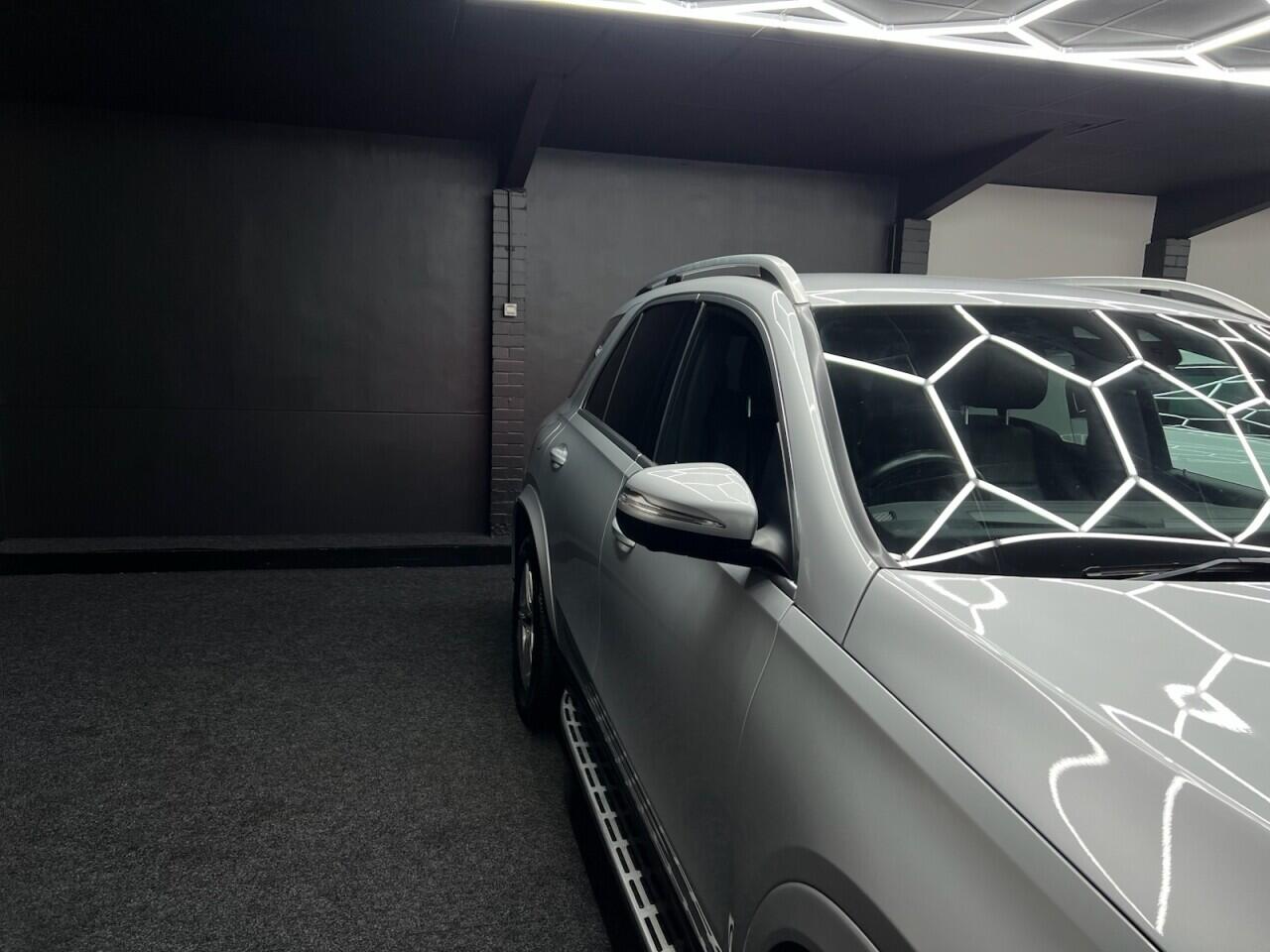 Mercedes-Benz Gle view 16