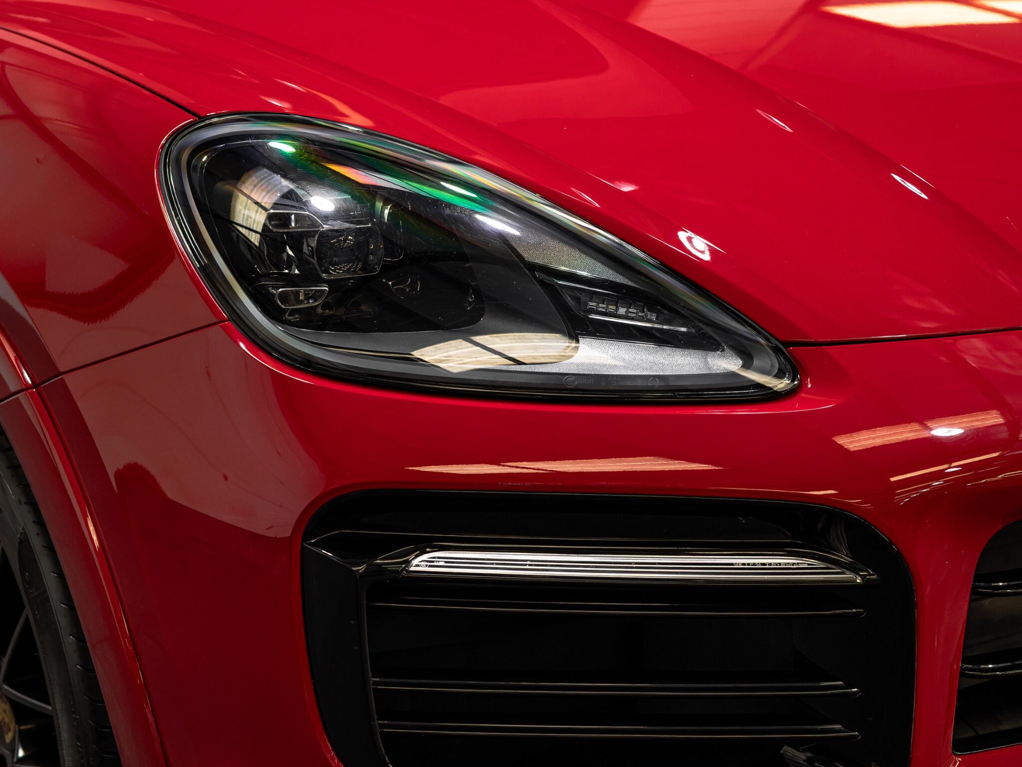 Porsche Cayenne view 13