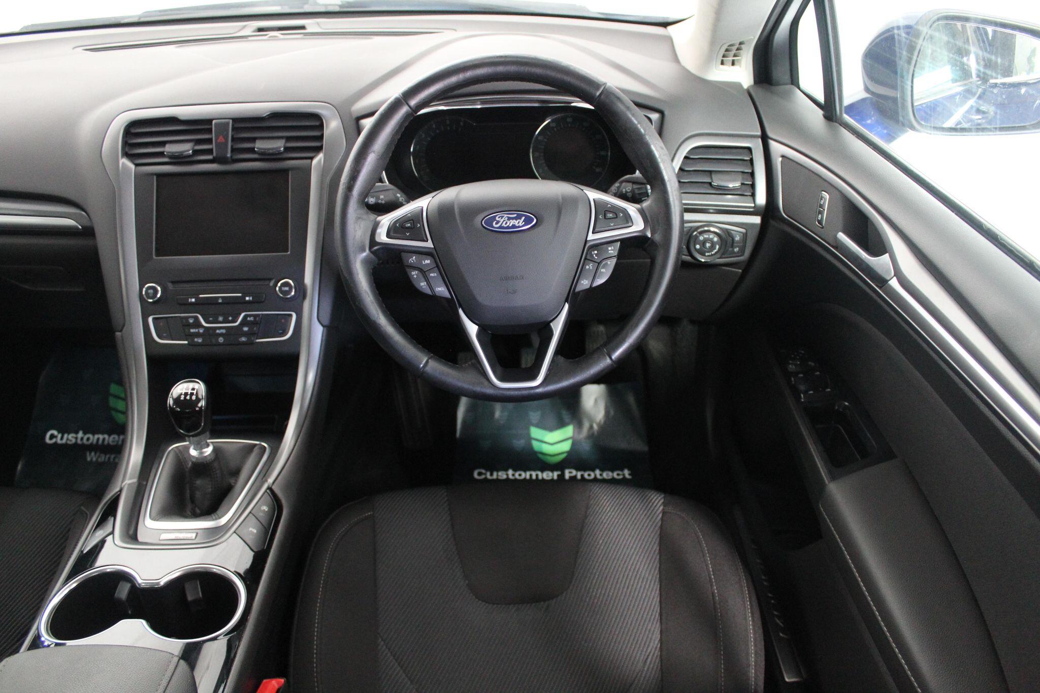 Ford Mondeo view 42