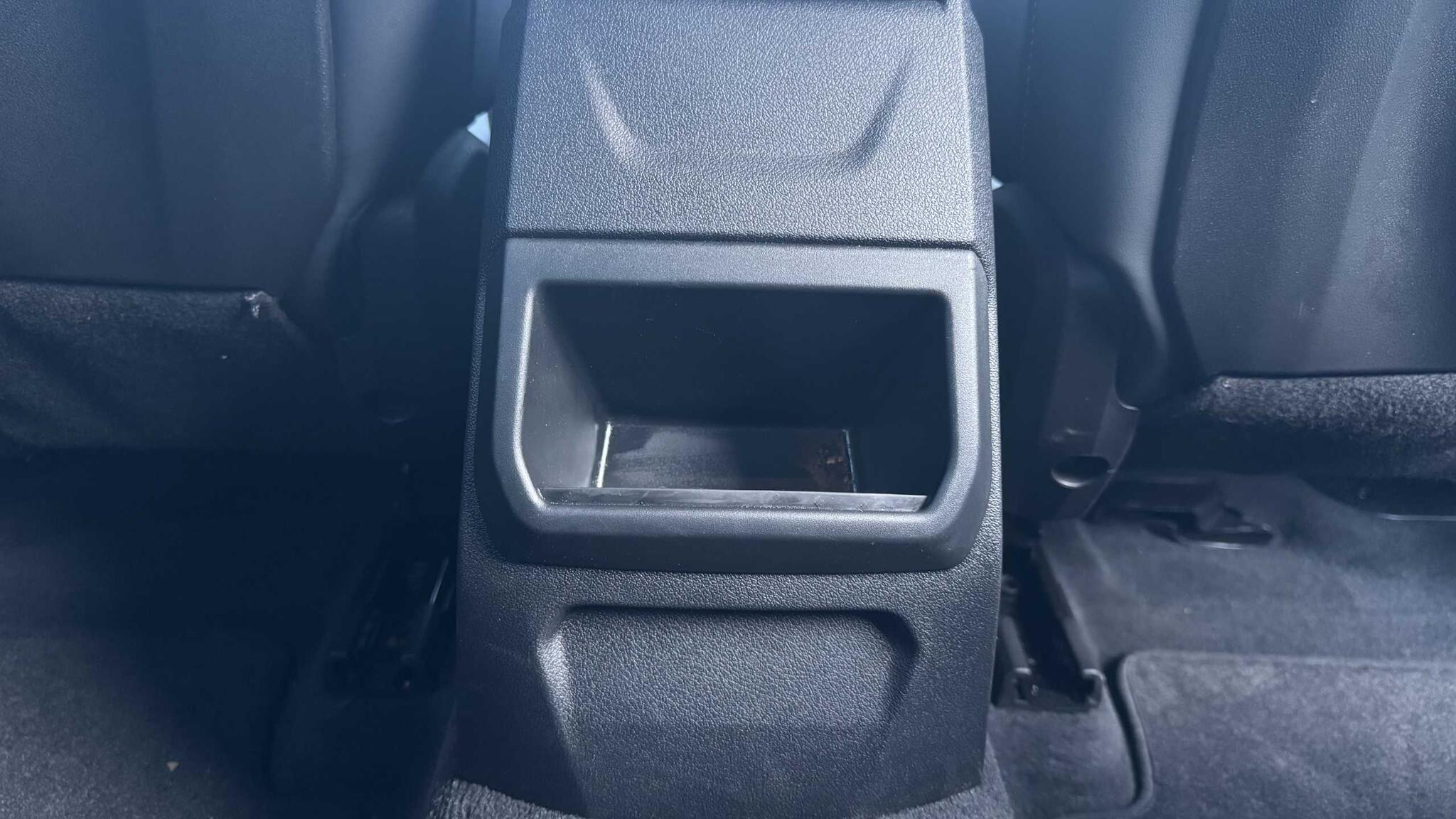 BMW 2 Series view 9