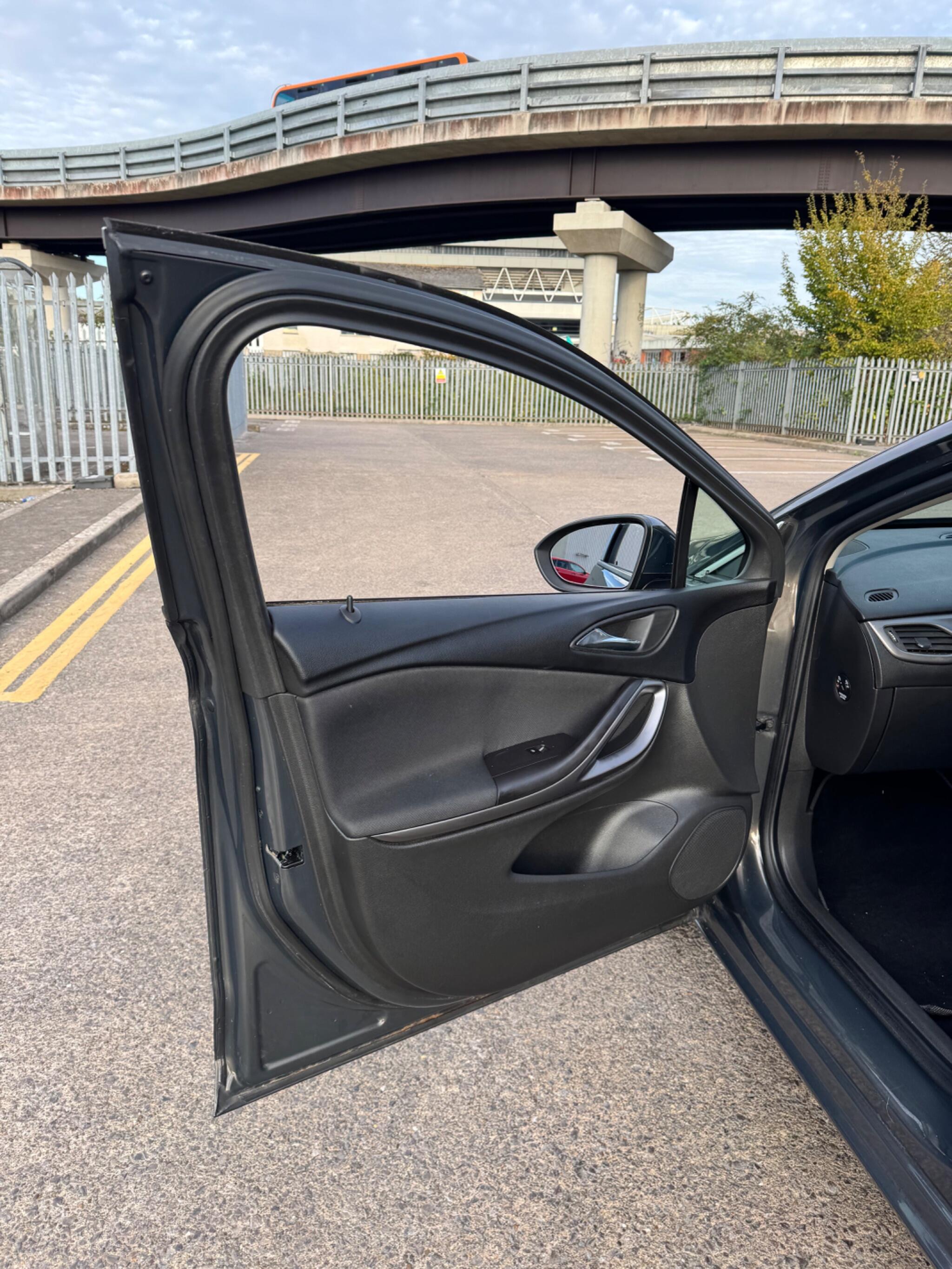 Vauxhall Astra view 30