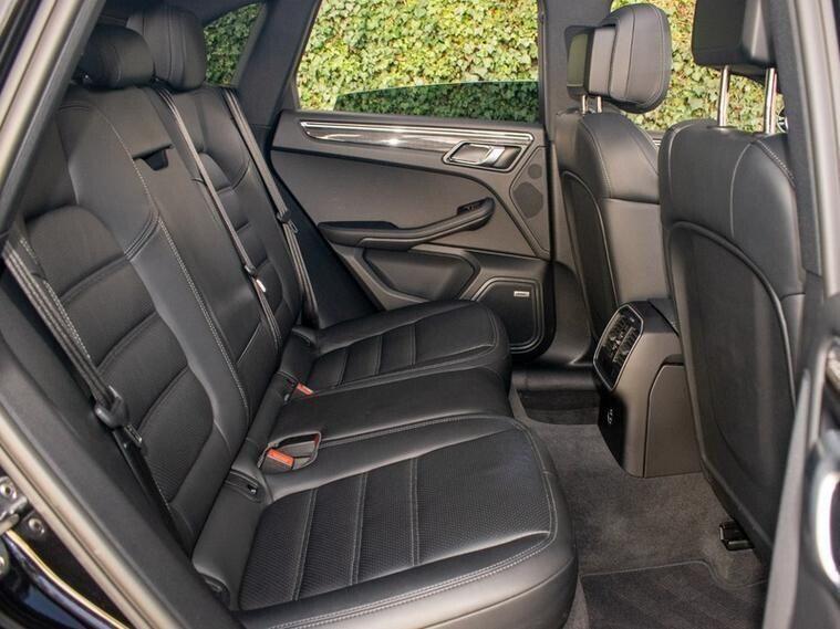 Porsche Macan view 6