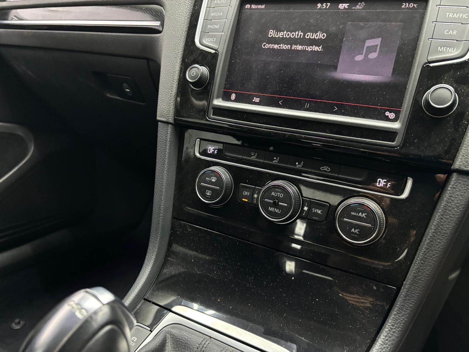 Volkswagen Golf view 13