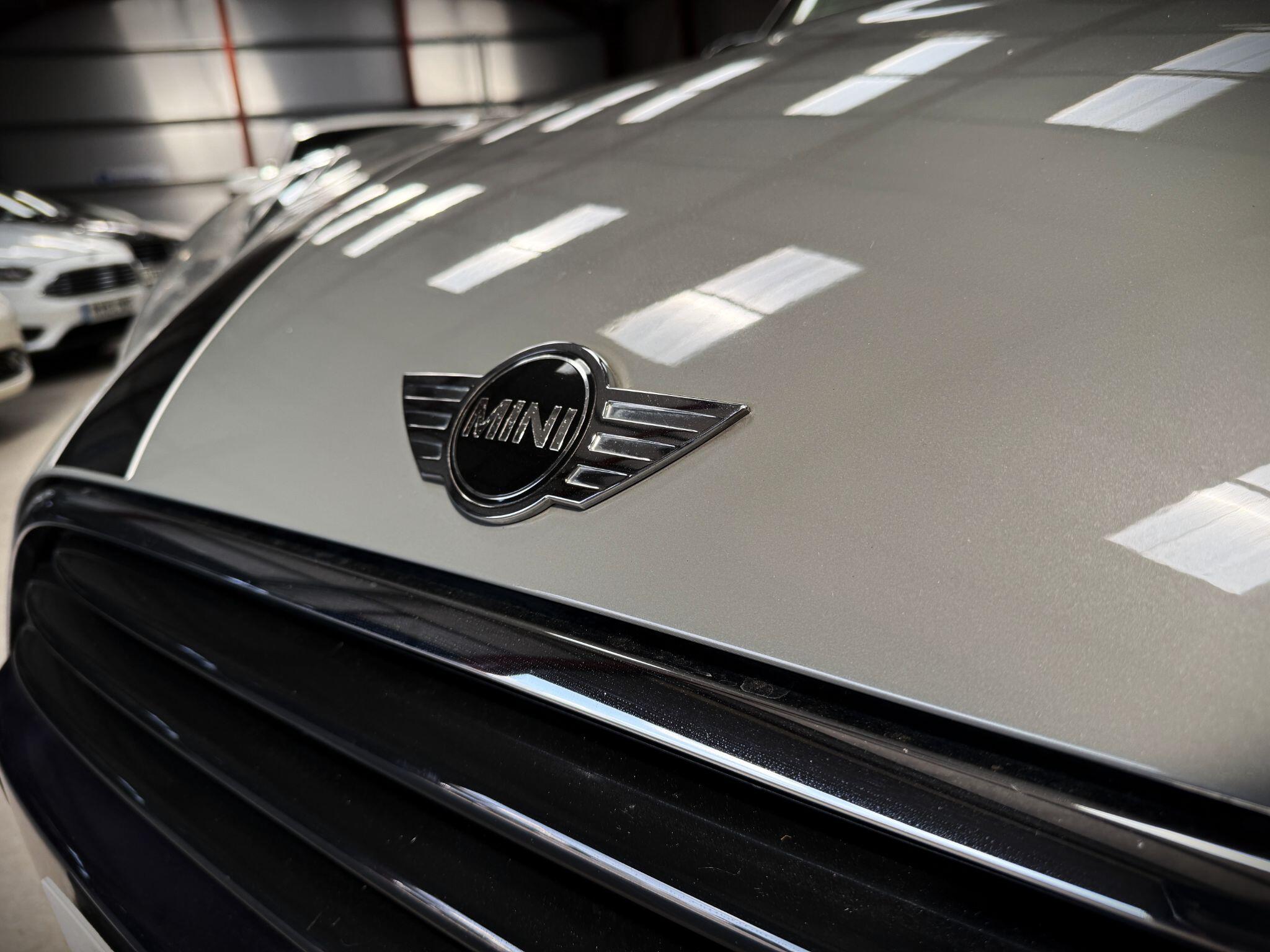 Mini Cooper view 14