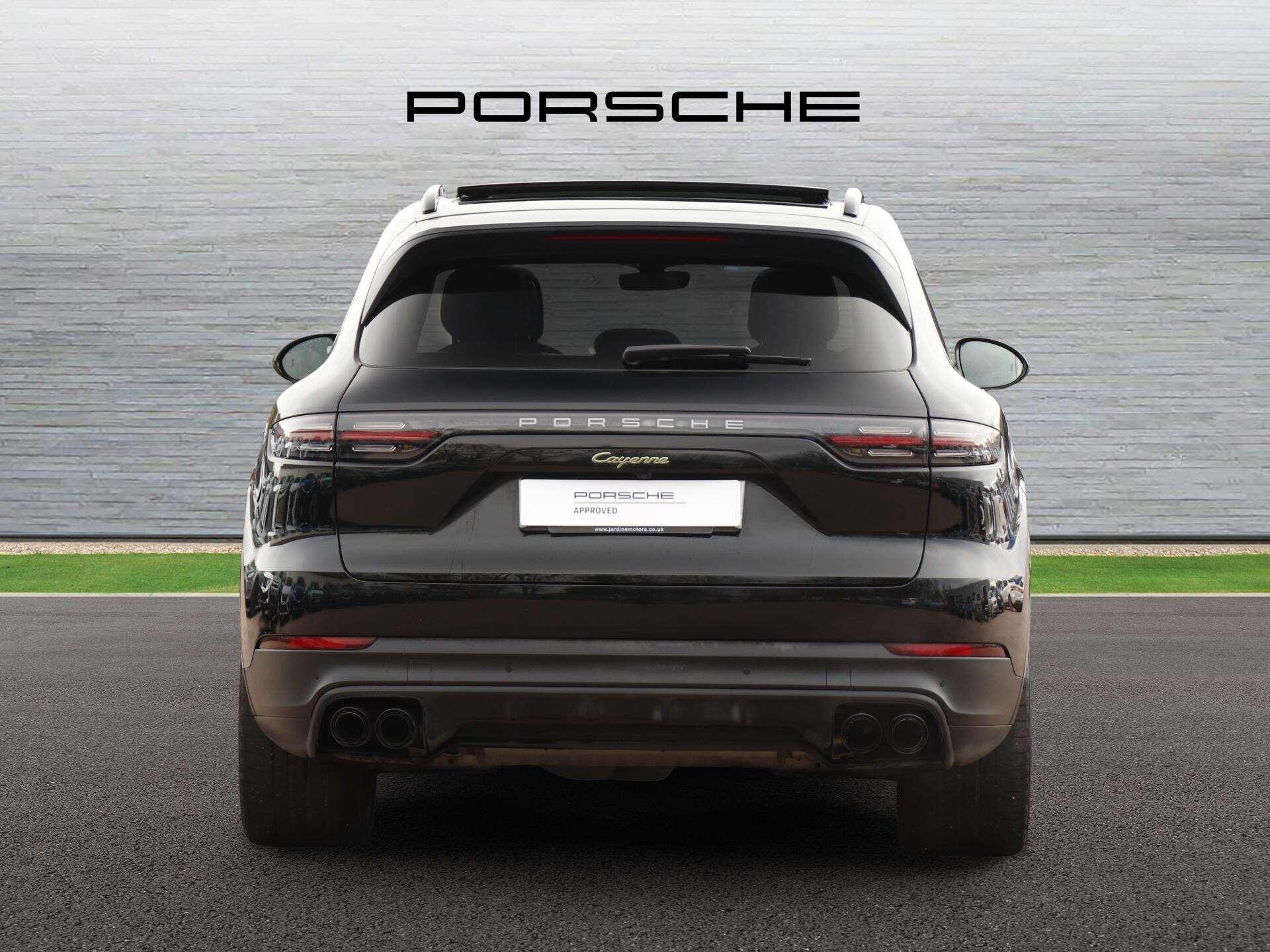 Porsche Cayenne view 4