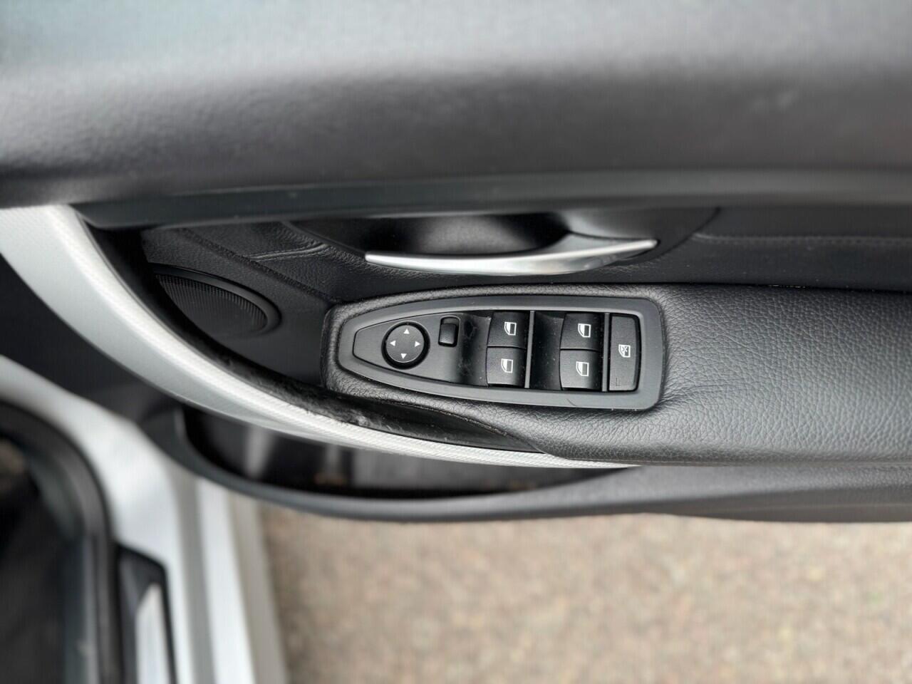 BMW 3 Series view 21